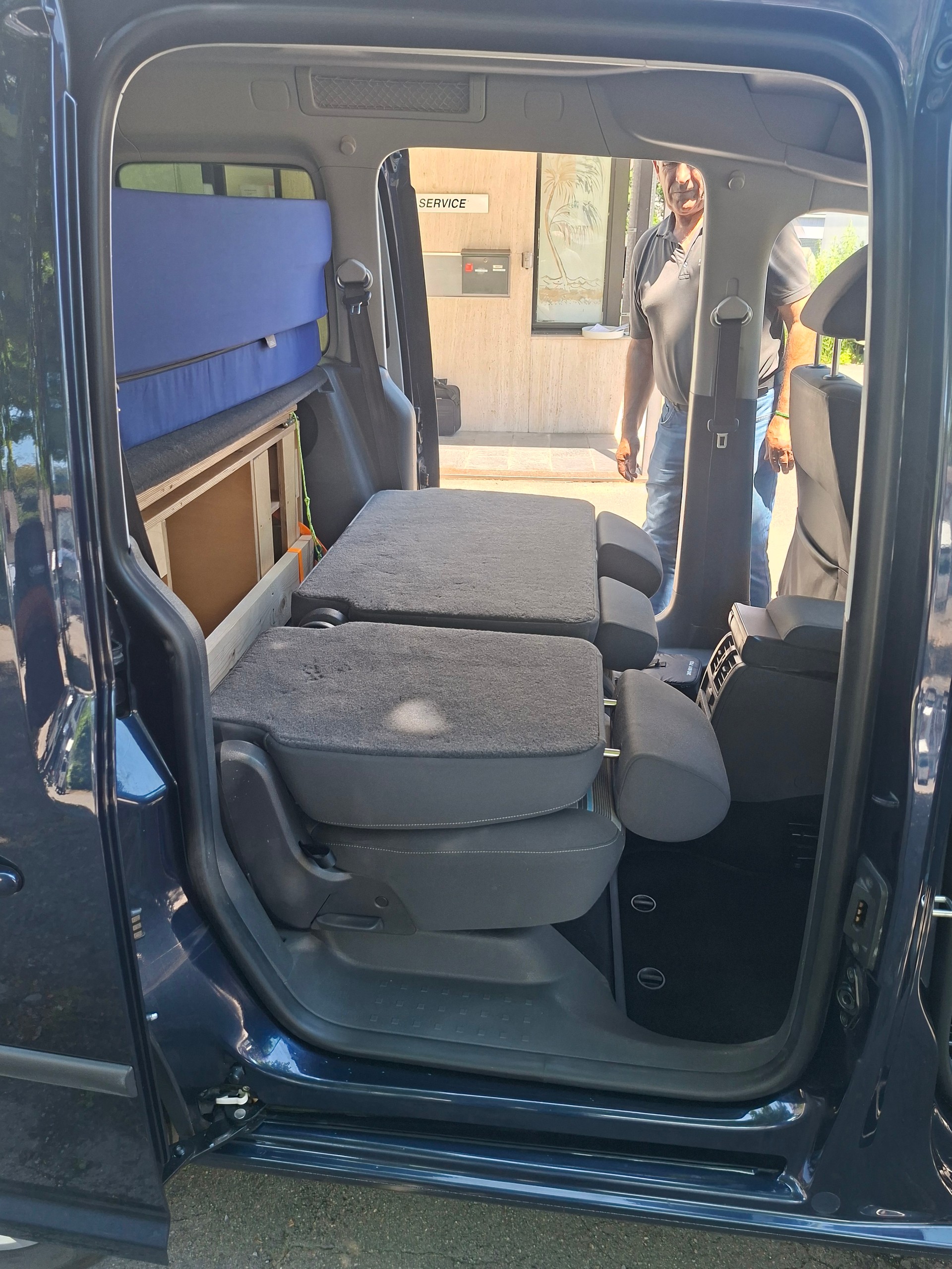 VW CADDY 2.0 TDI 140PS 4Motion DSG AUT Camper 5Sitze-image-9