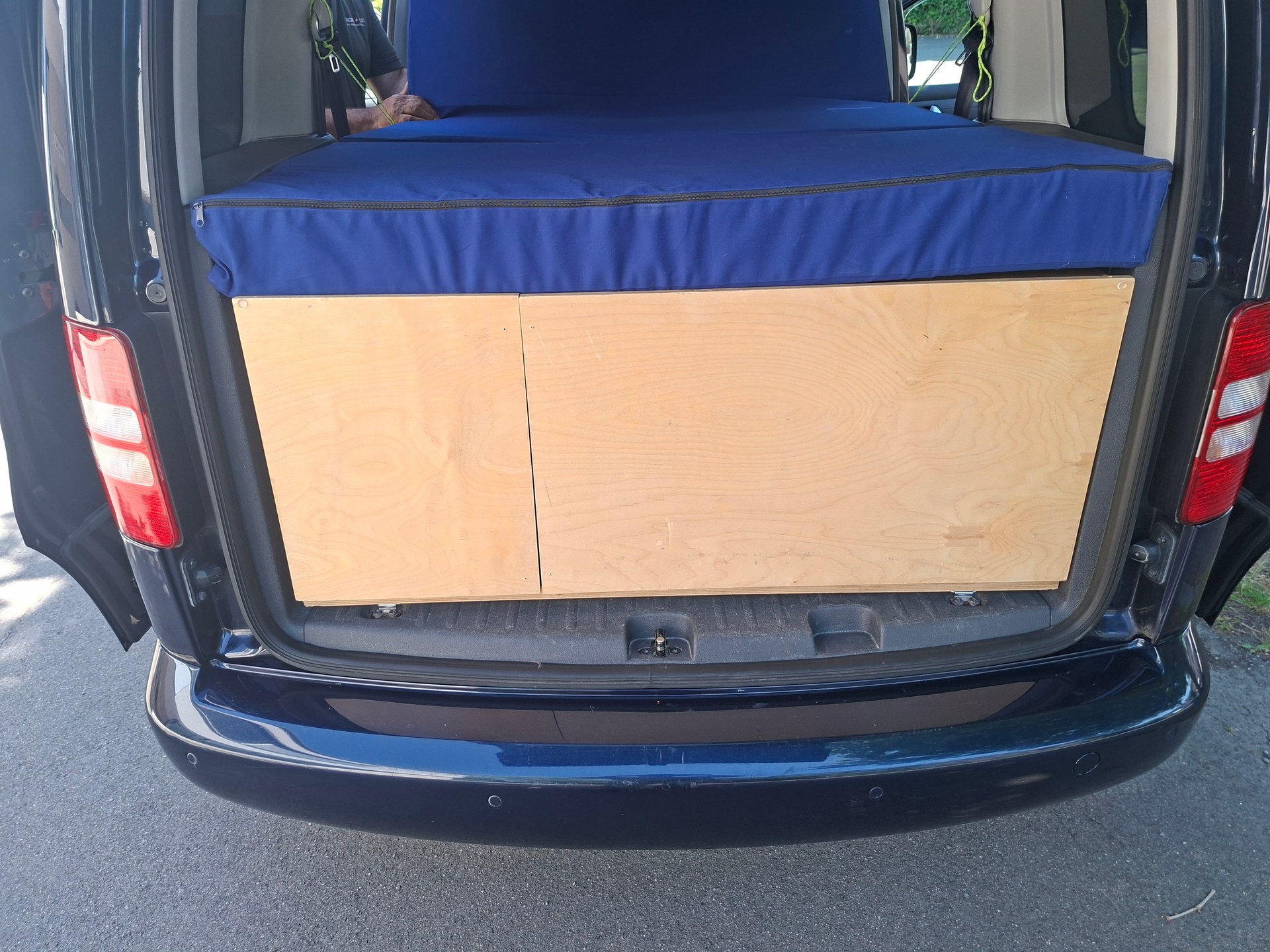 VW CADDY 2.0 TDI 140PS 4Motion DSG AUT Camper 5Sitze-image-17
