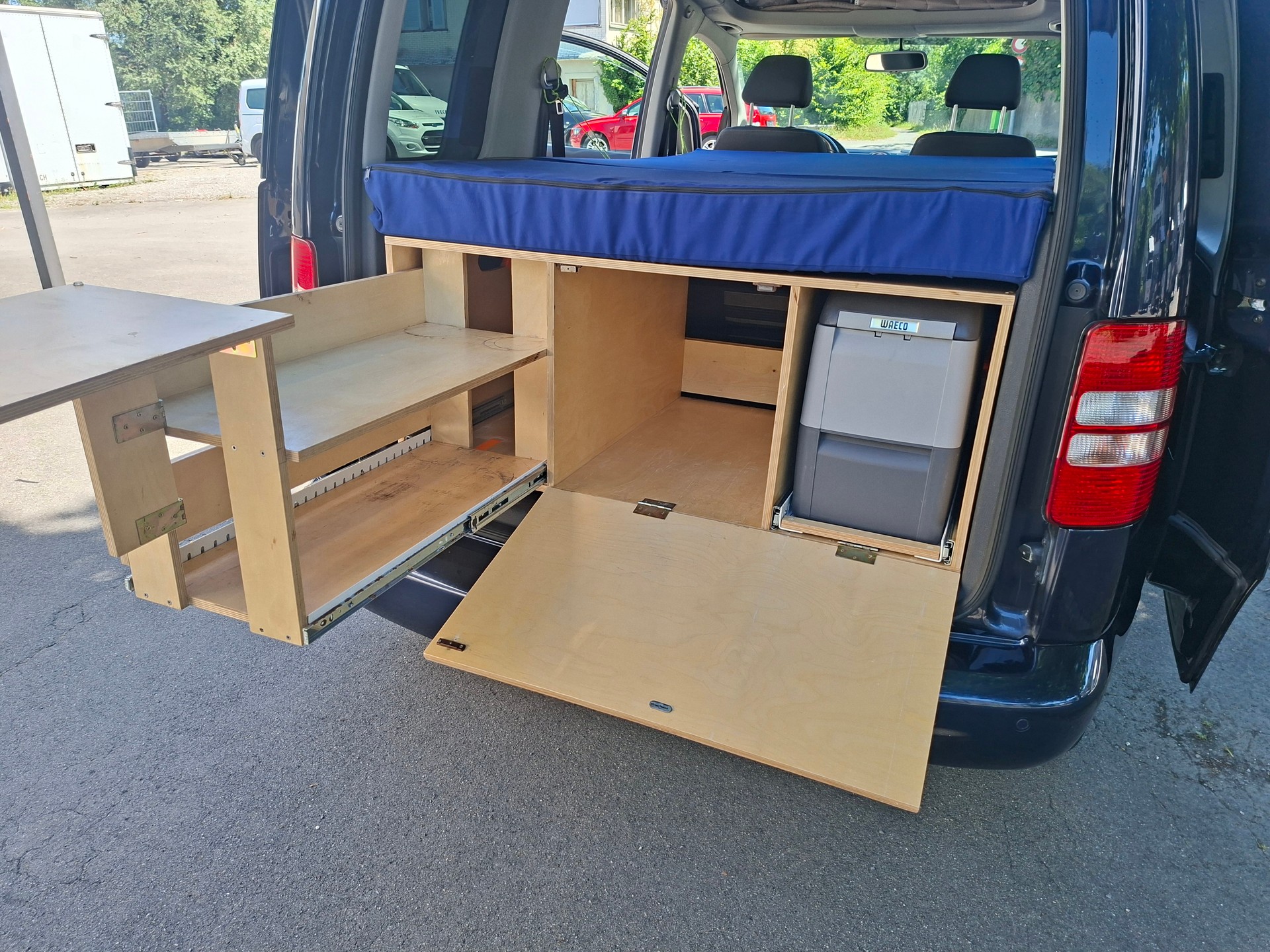 VW CADDY 2.0 TDI 140PS 4Motion DSG AUT Camper 5Sitze-image-15