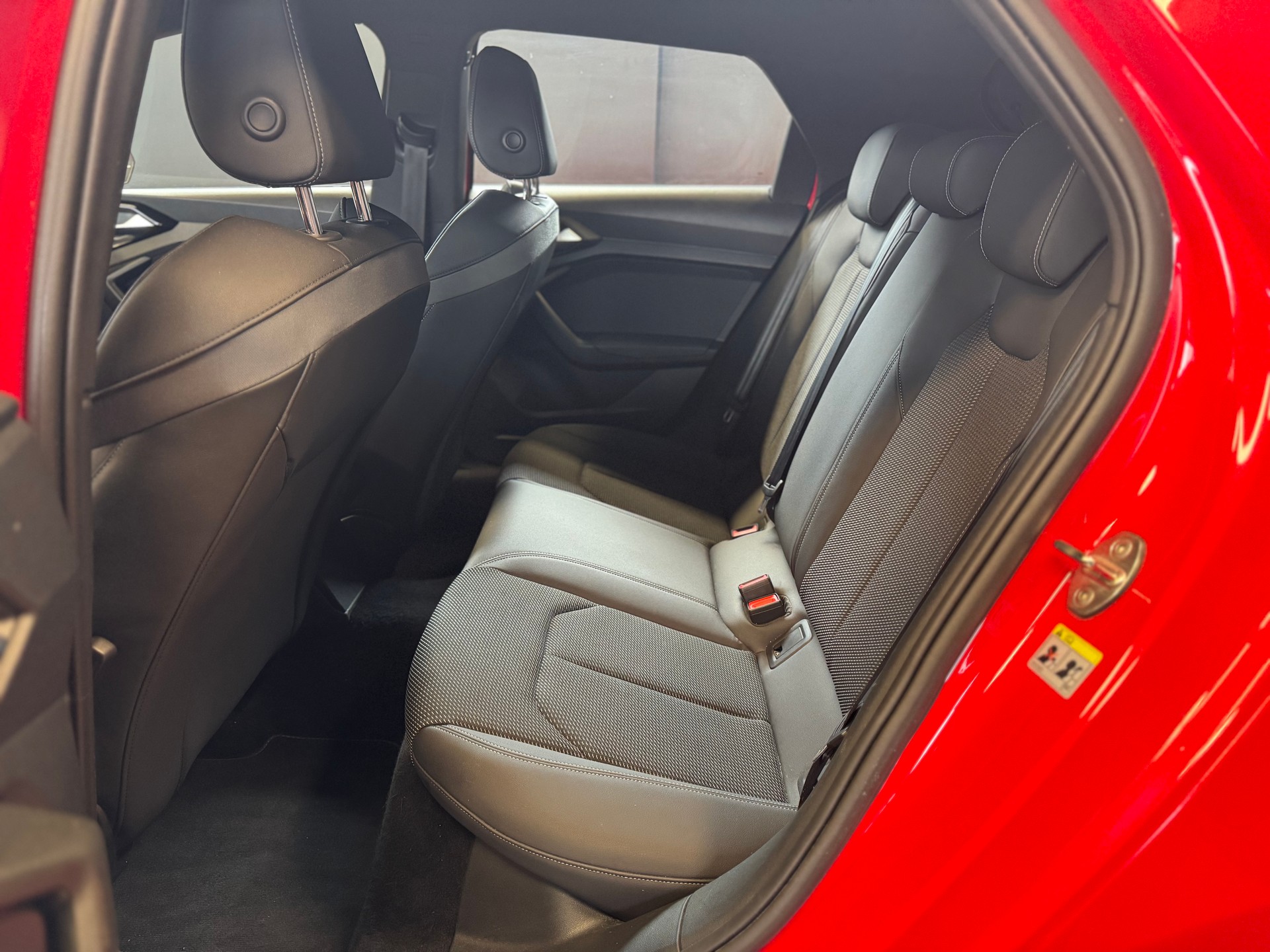 AUDI A1 Sportback 30 TFSI S Line S-tronic-image-10