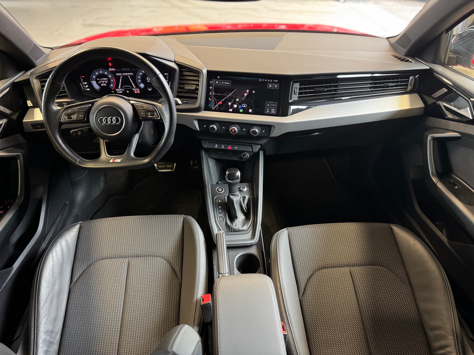 AUDI A1 Sportback 30 TFSI S Line S-tronic-image-11