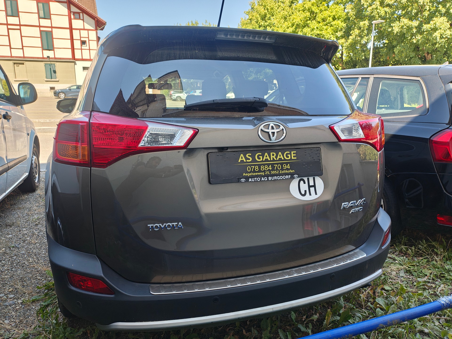 TOYOTA RAV-4 2.2D-CAT Sol Premium AT-image-3