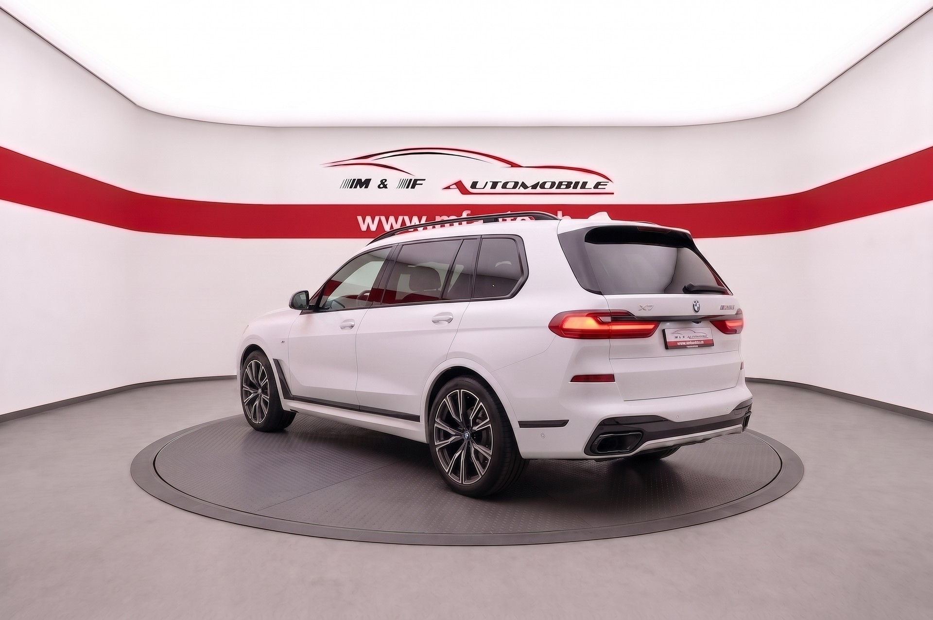 BMW X7 M50d CH FAHRZEUG M-Sport Pro-showroom-element-3