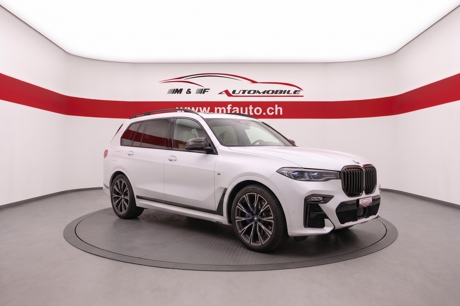 BMW X7 M50d CH FAHRZEUG M-Sport Pro-showroom-element-1