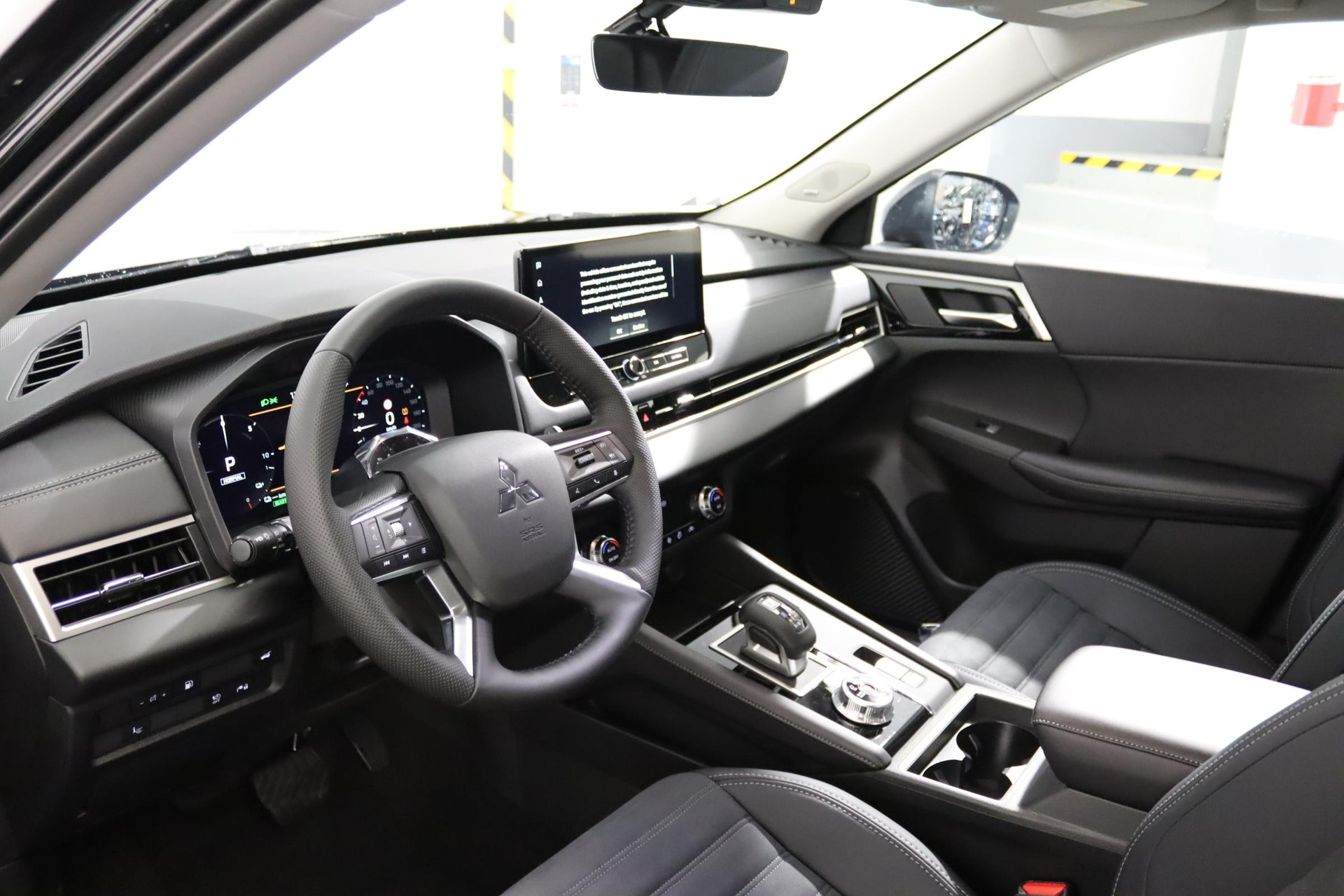 MITSUBISHI Outlander 2.4 PHEV Intense 4x4, Leasing dès 0.8 %-image-4