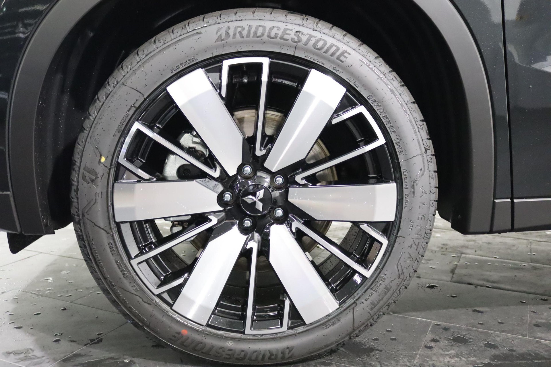 MITSUBISHI Outlander 2.4 PHEV Intense 4x4, Leasing dès 0.8 %-image-15