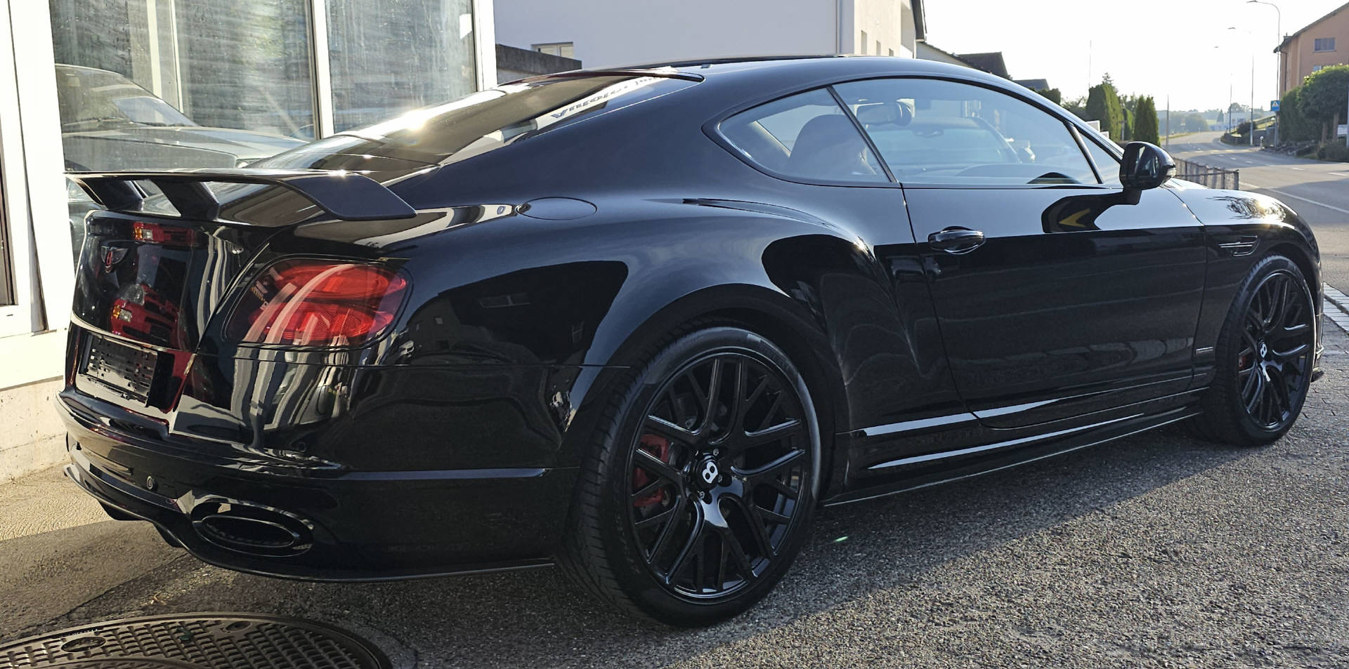 BENTLEY CONTINENTALental Supersports 6.0 V12-image-1