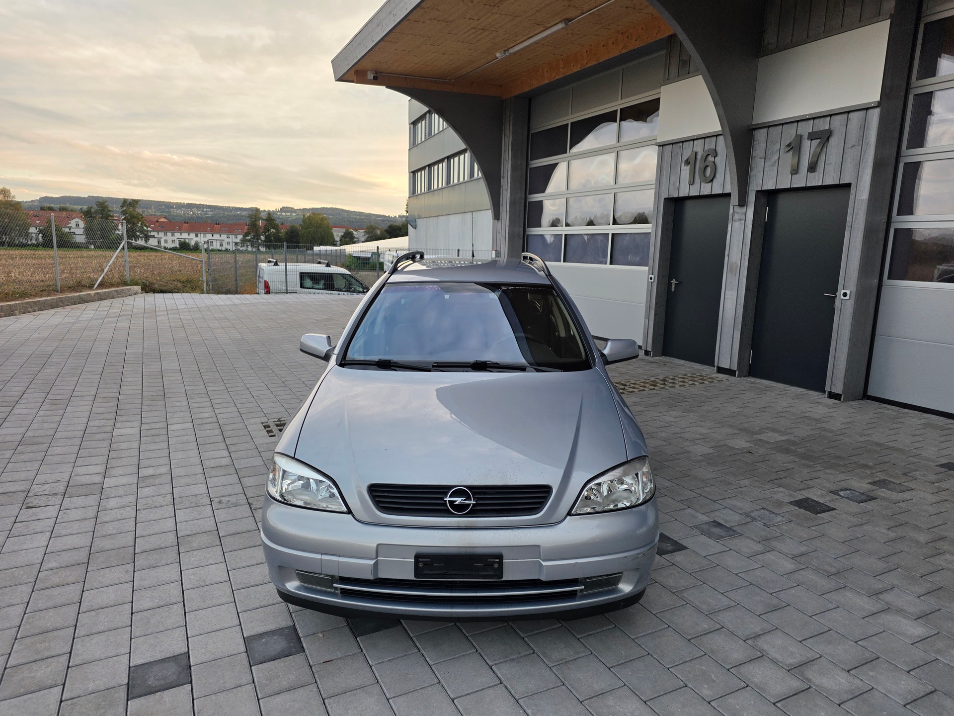 OPEL Astra Caravan 1.6i 16V Favorit-image-1