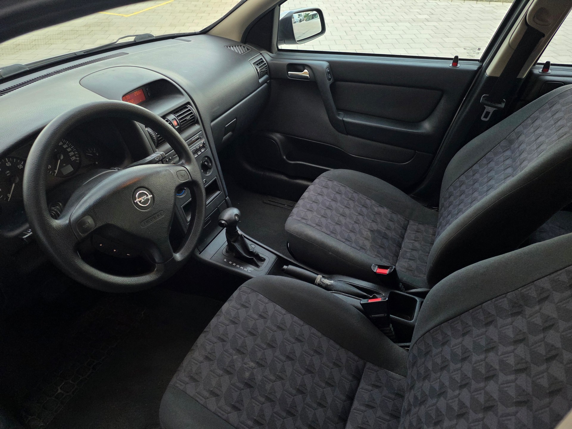OPEL Astra Caravan 1.6i 16V Favorit-image-10