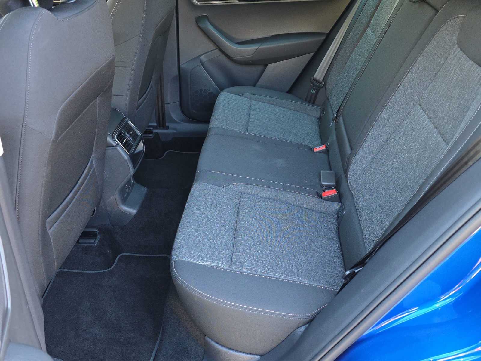 SKODA Karoq 2.0 TDI SCR Style 4x4 DSG-image-8