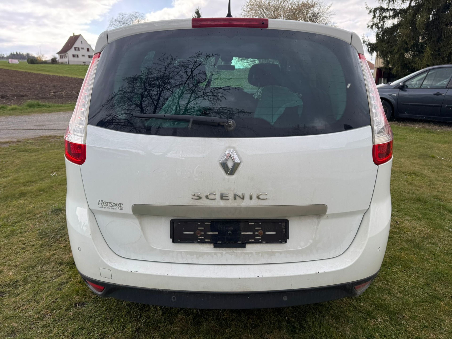 RENAULT Grand Scénic 2.0 16V Dynamique X-Tronic CVT-image-6
