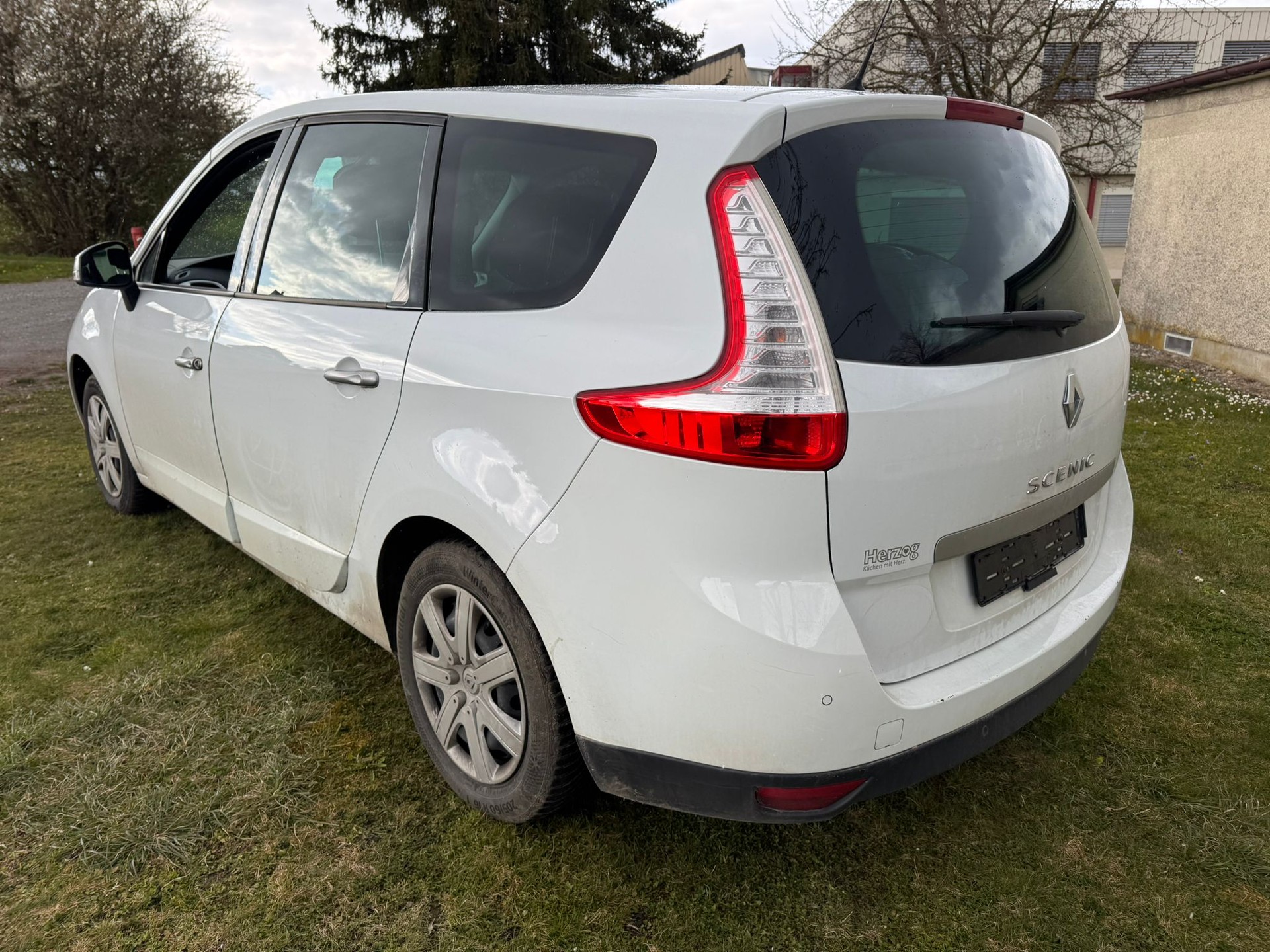 RENAULT Grand Scénic 2.0 16V Dynamique X-Tronic CVT-image-5