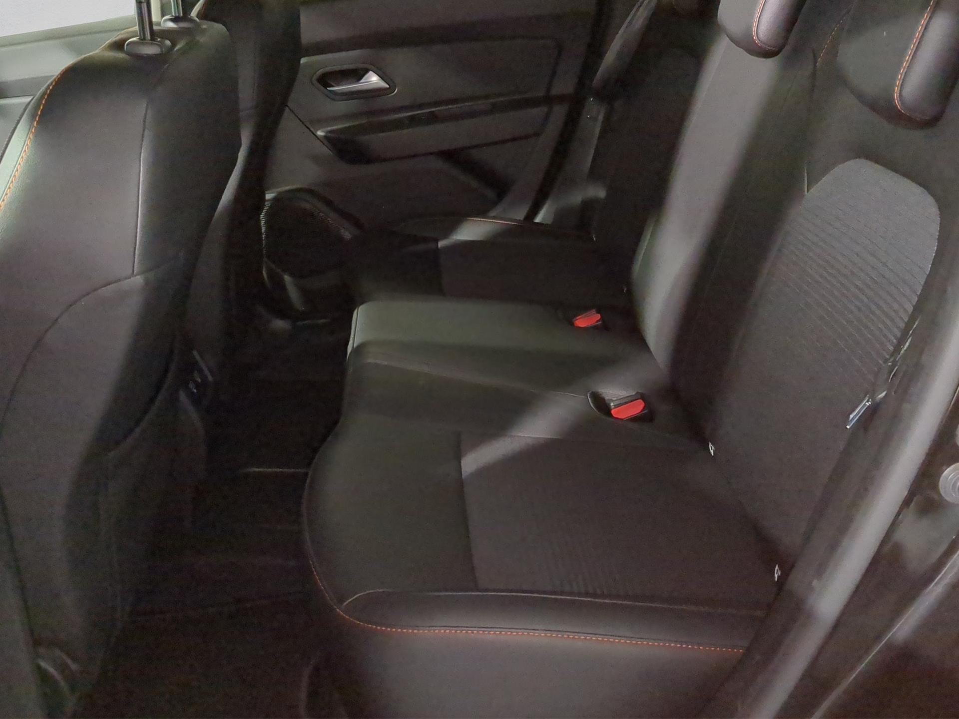 DACIA Duster TCe 150 Extreme EDC 4x2-image-13