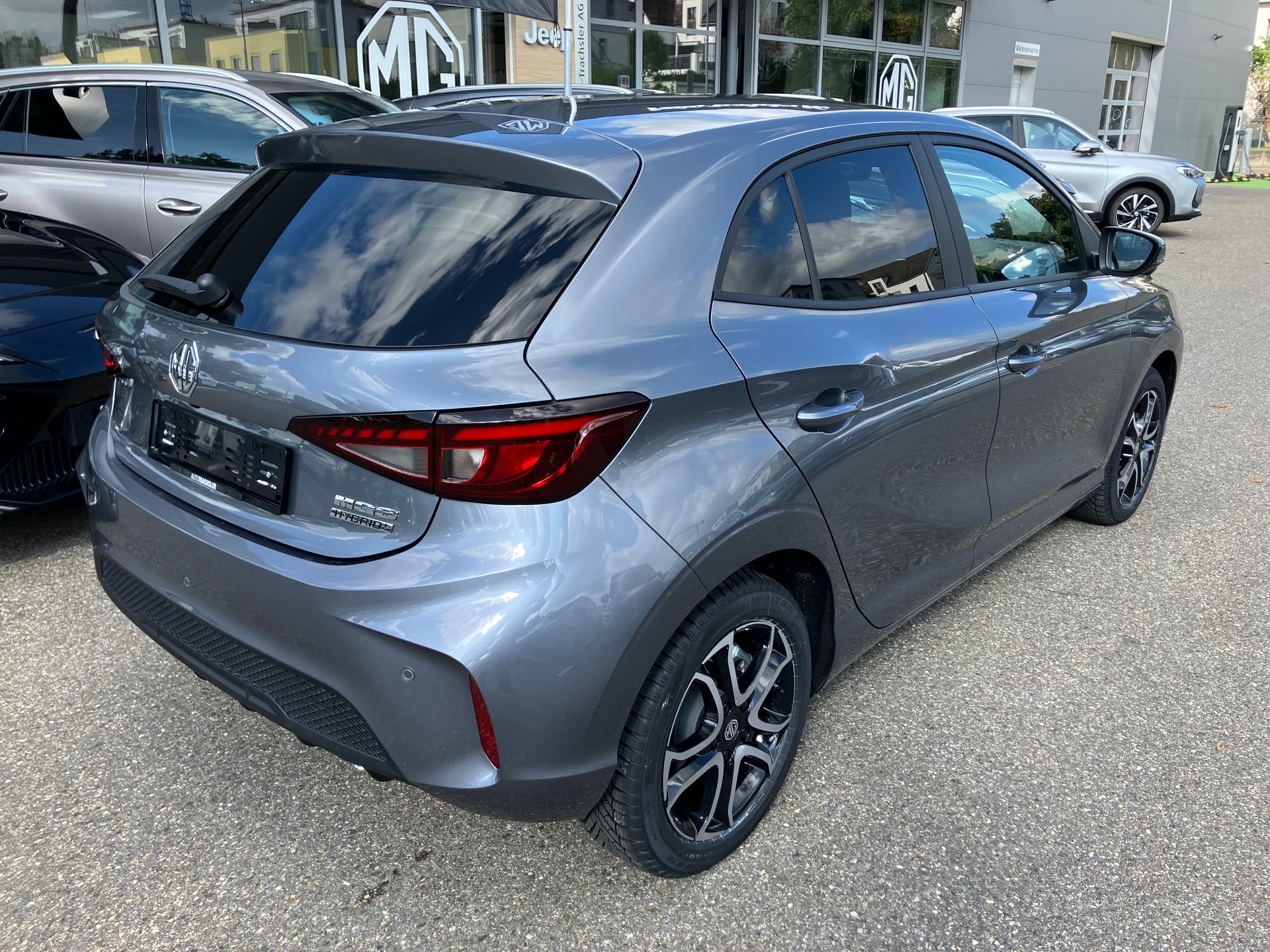 MG 3 1.5 Hybrid Luxury Aut.-image-3