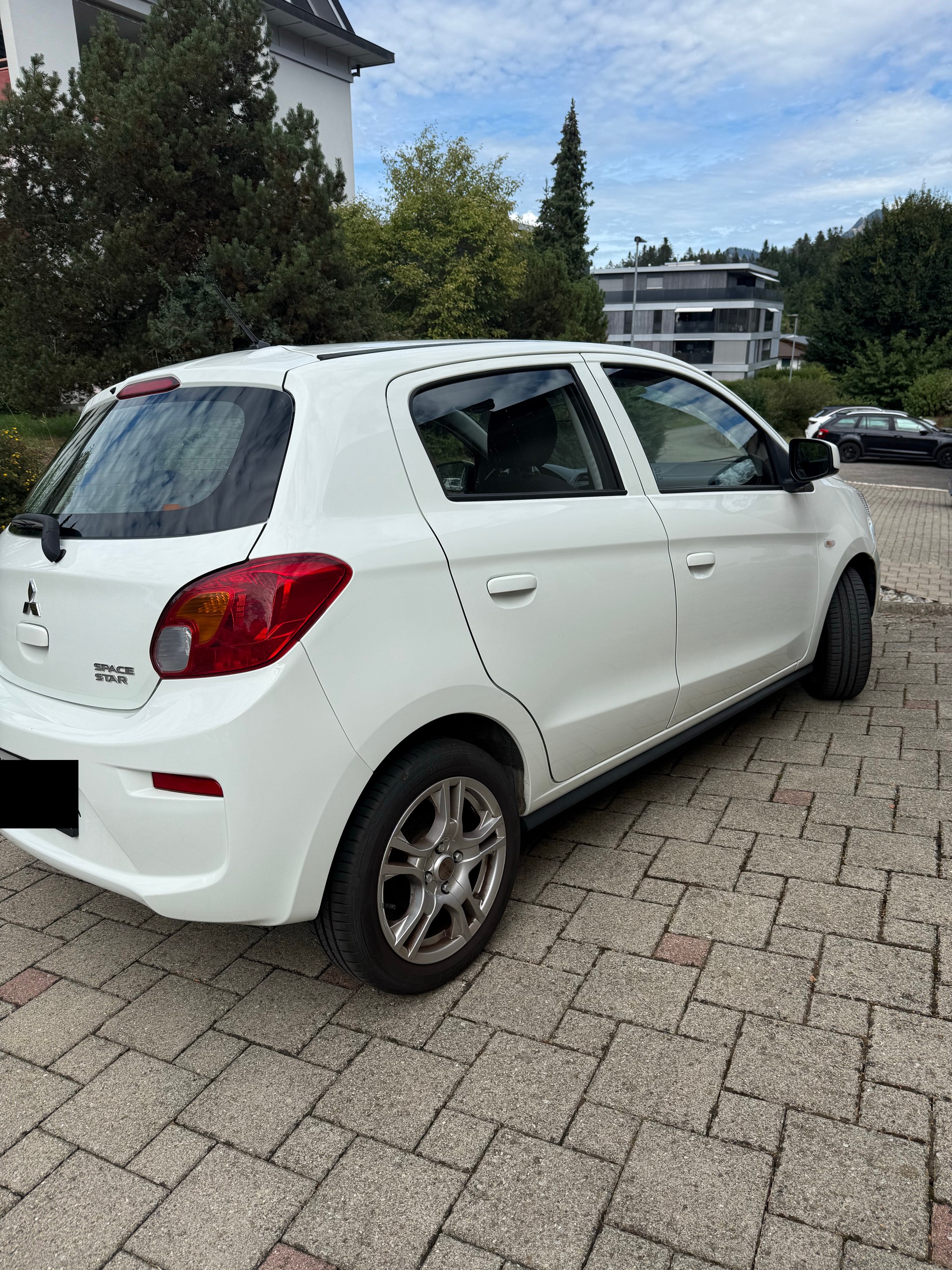 MITSUBISHI 1.0 MIVEC Entry-image-1