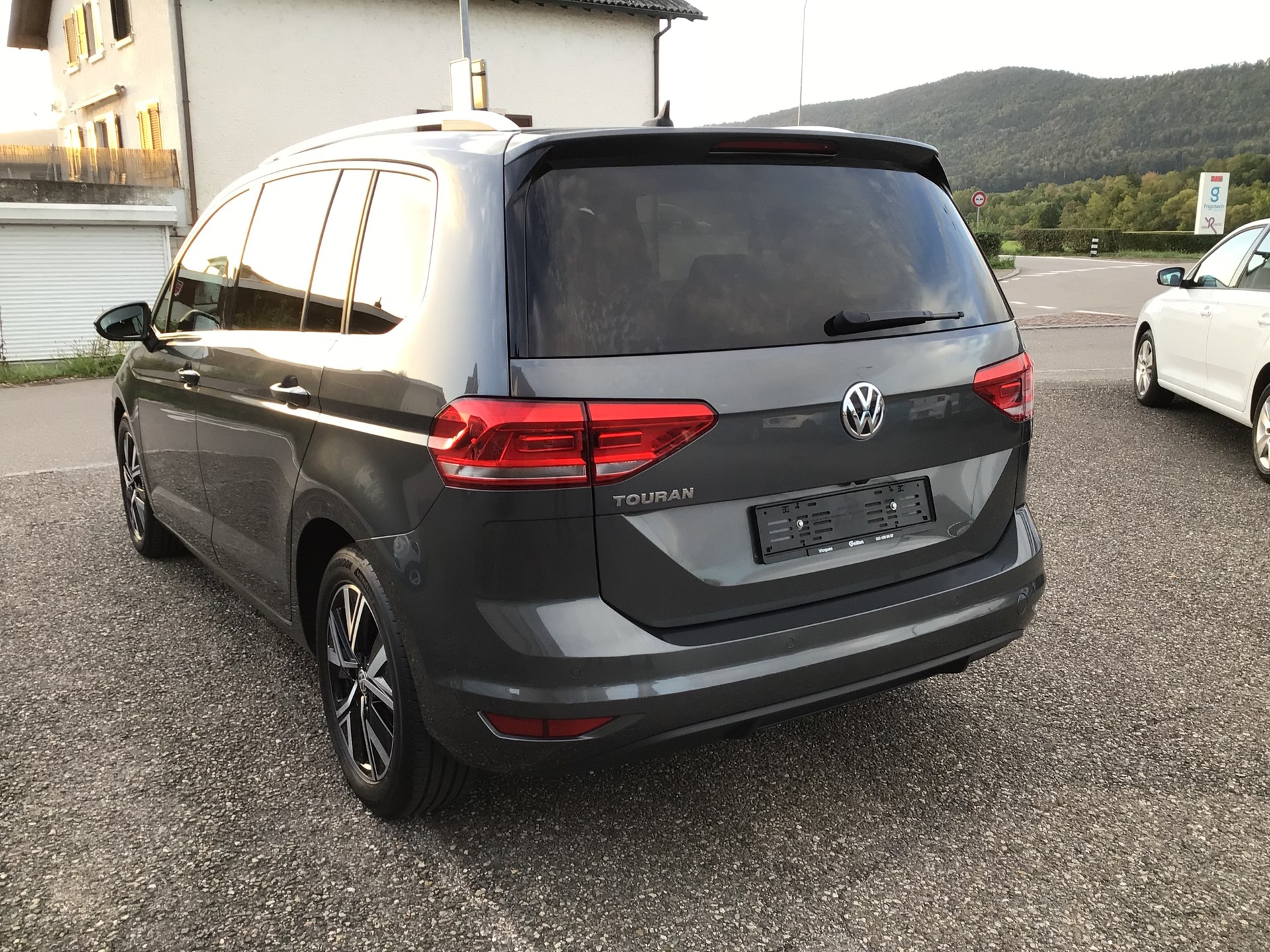 VW Touran 1.5 TSI EVO Highline DSG-image-4