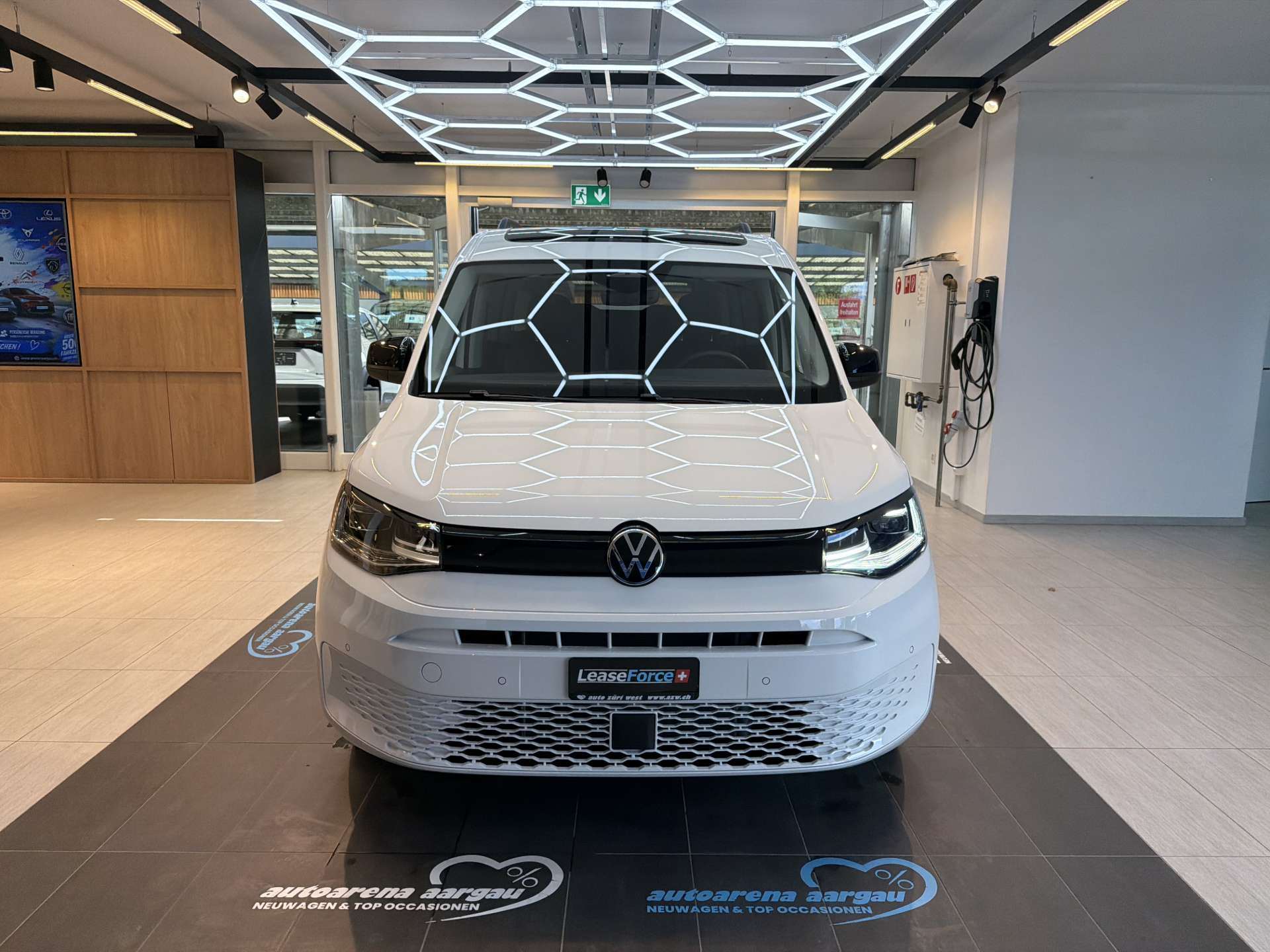 VW Caddy Maxi 2.0 TDi 4Motion 7-Plätzer-image-10