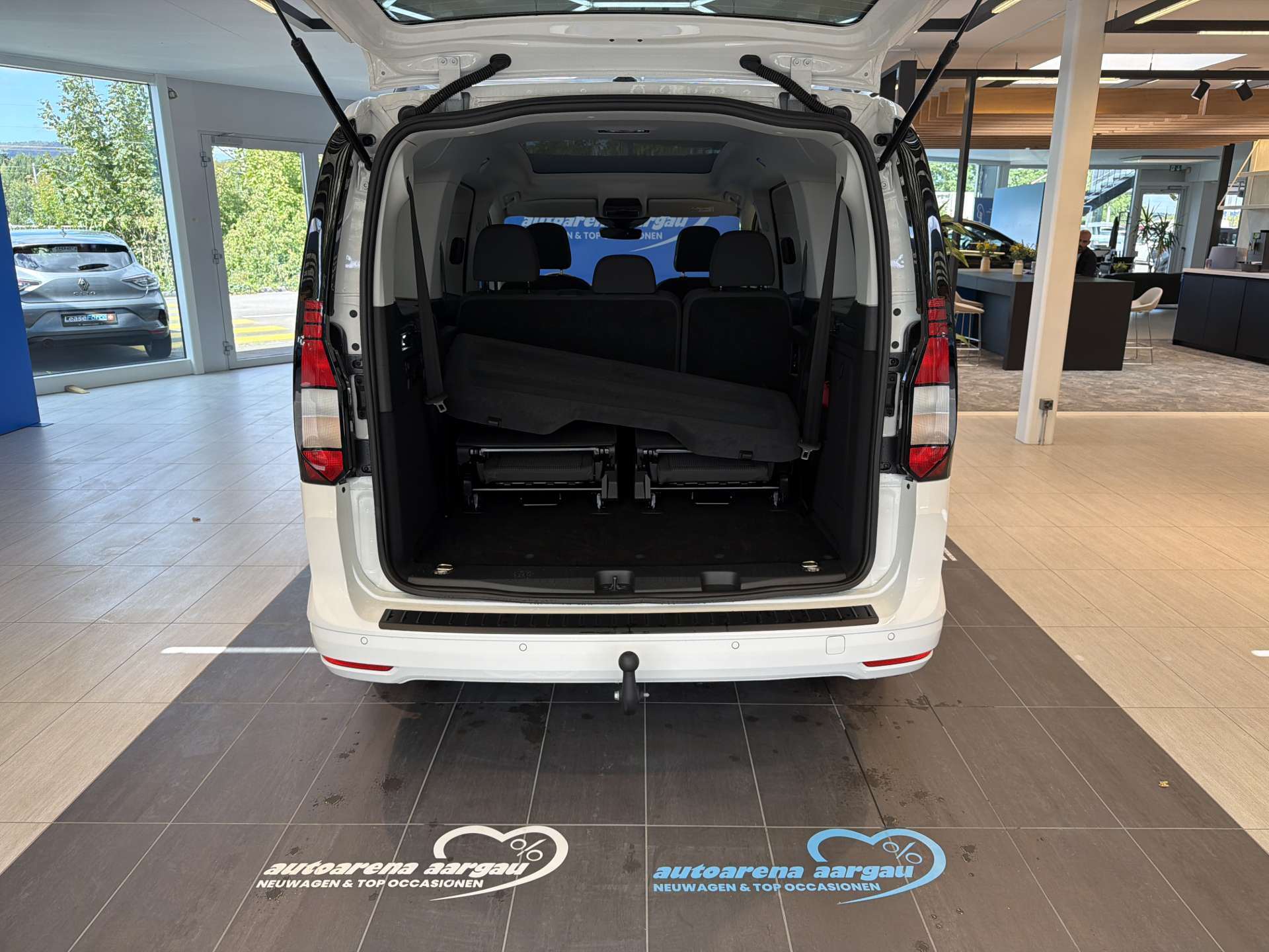 VW Caddy Maxi 2.0 TDi 4Motion 7-Plätzer-image-7