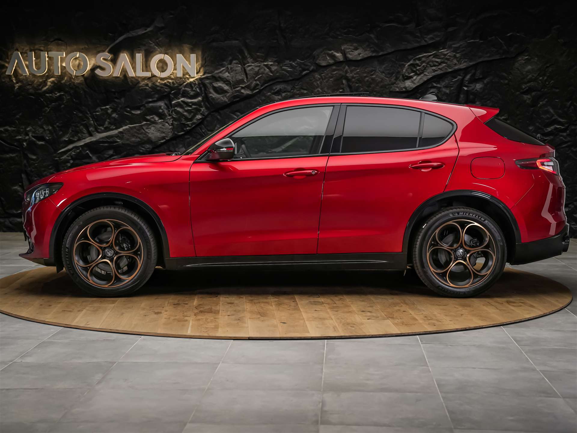 ALFA ROMEO Stelvio 2.0 Intensa Q4 AT8 *SOFORT Verfügbar*Werksgarantie*Panorama*Harman/Kardon*-image-1