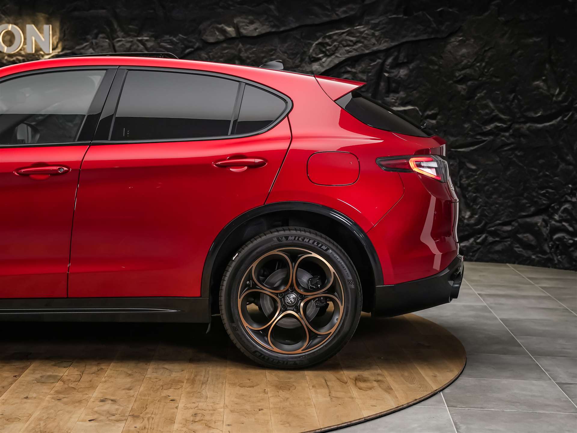 ALFA ROMEO Stelvio 2.0 Intensa Q4 AT8 *SOFORT Verfügbar*Werksgarantie*Panorama*Harman/Kardon*-image-19