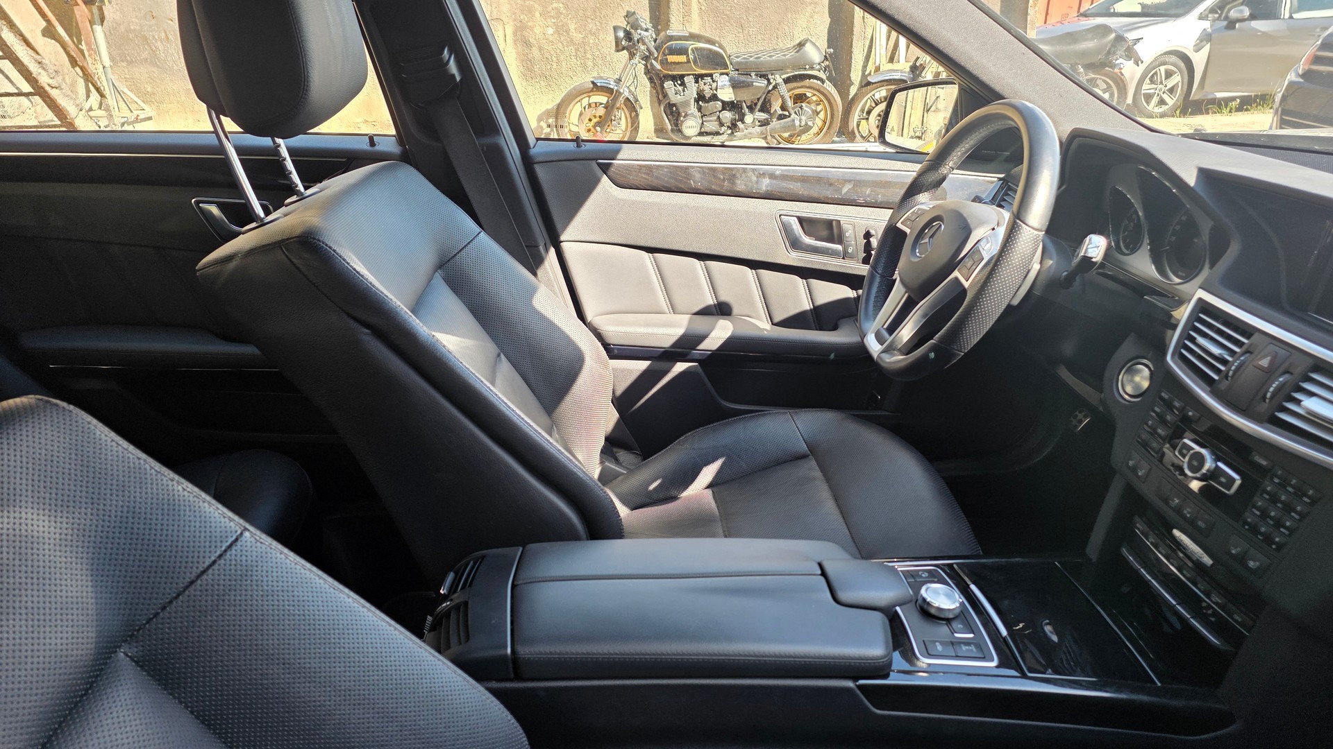 MERCEDES-BENZ E 500 V8 BlueEF Avantg. 4matic-image-3