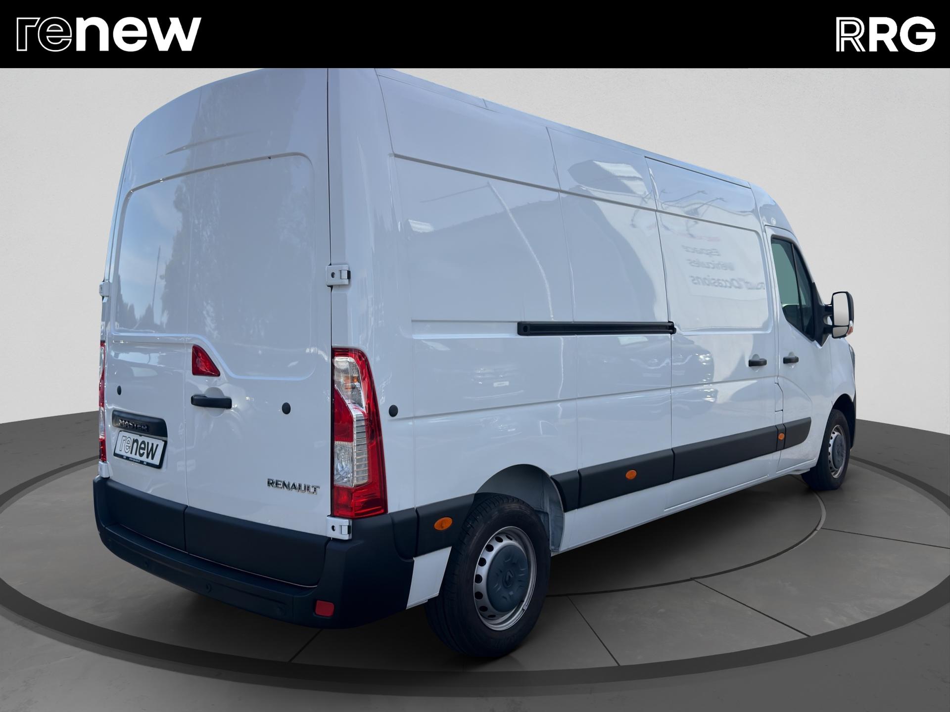 RENAULT Master T35 2.3 Blue dCi 135 L3H2-image-2