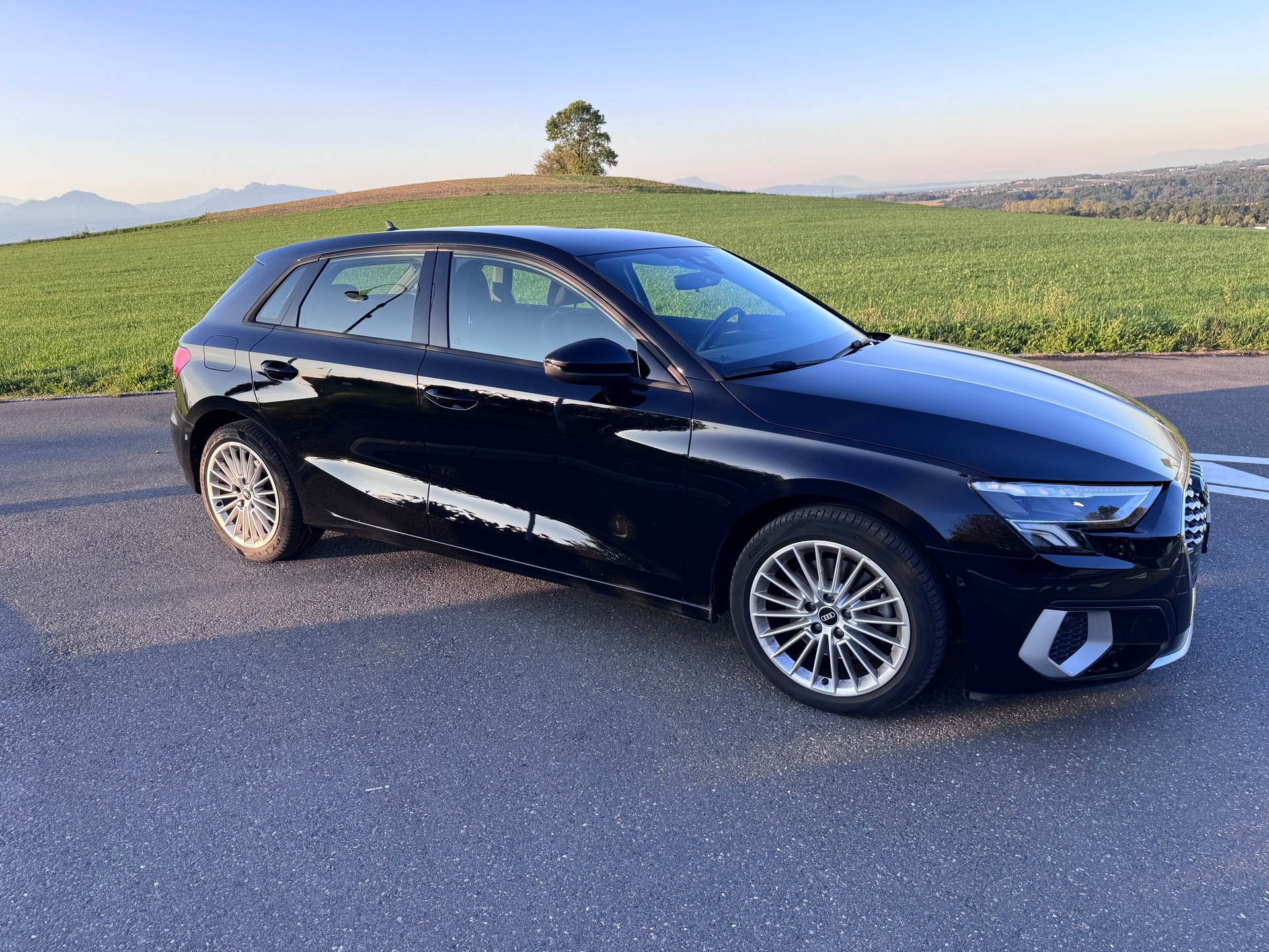 AUDI 1.5 35 TFSI Attraction S-Tronic-image-1