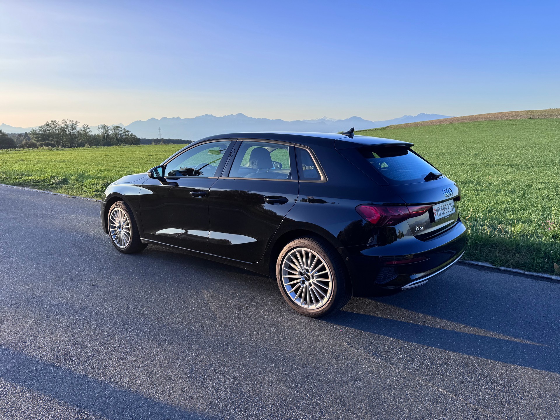 AUDI 1.5 35 TFSI Attraction S-Tronic-image-2