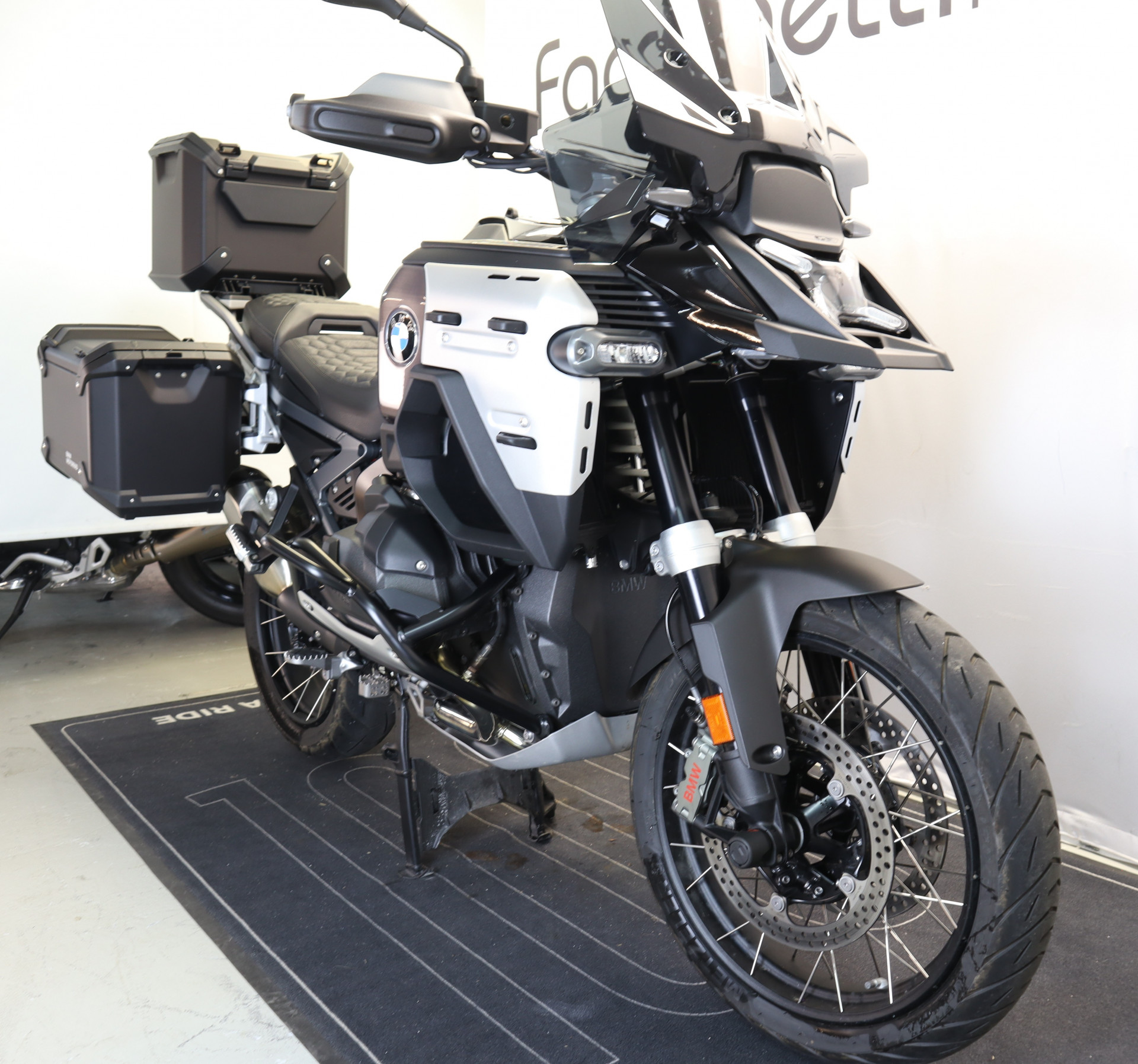 BMW R 1300 GS Adventure ASA ** Garantie Constructeur jusqu'en 04.2030 **-showroom-element-3