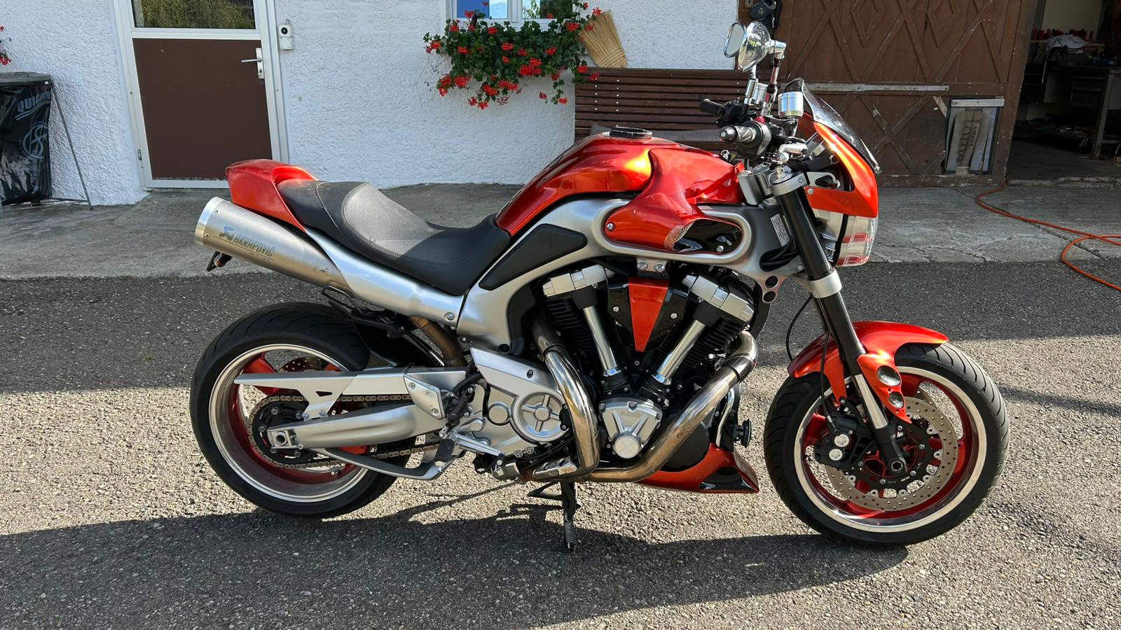 YAMAHA MT-01