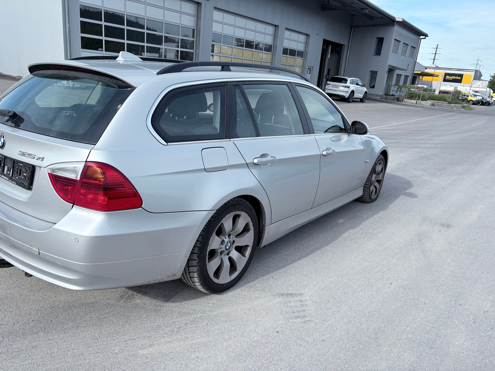 BMW 325xi Touring more4you-image-3