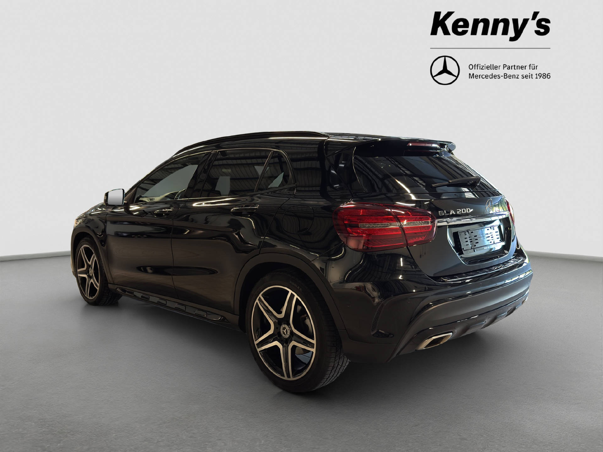 MERCEDES-BENZ GLA 200 Night Star AMG Line-image-3