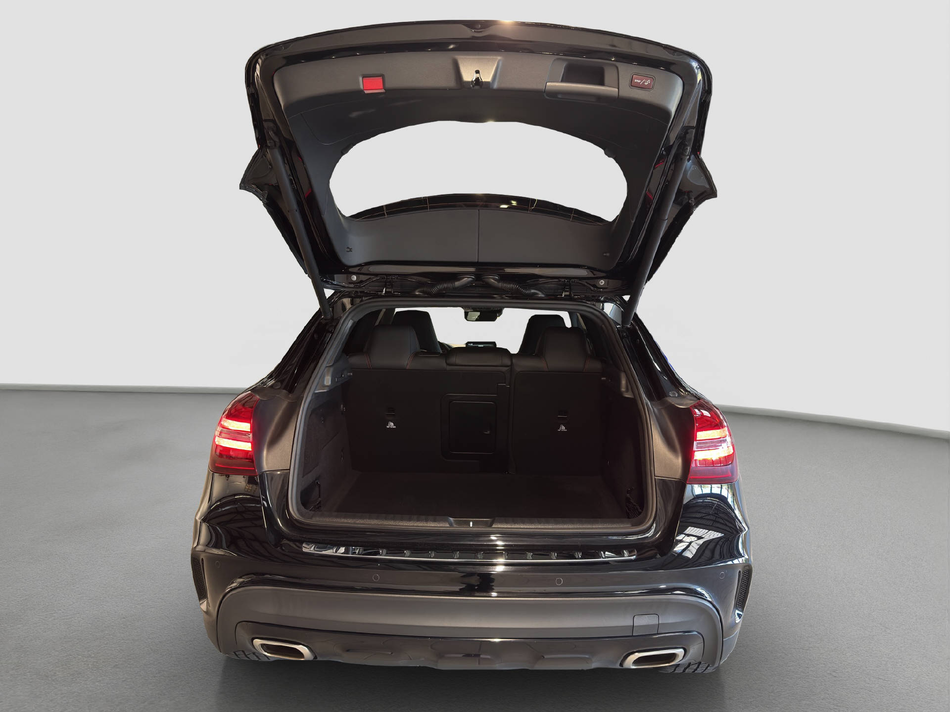 MERCEDES-BENZ GLA 200 Night Star AMG Line-image-13