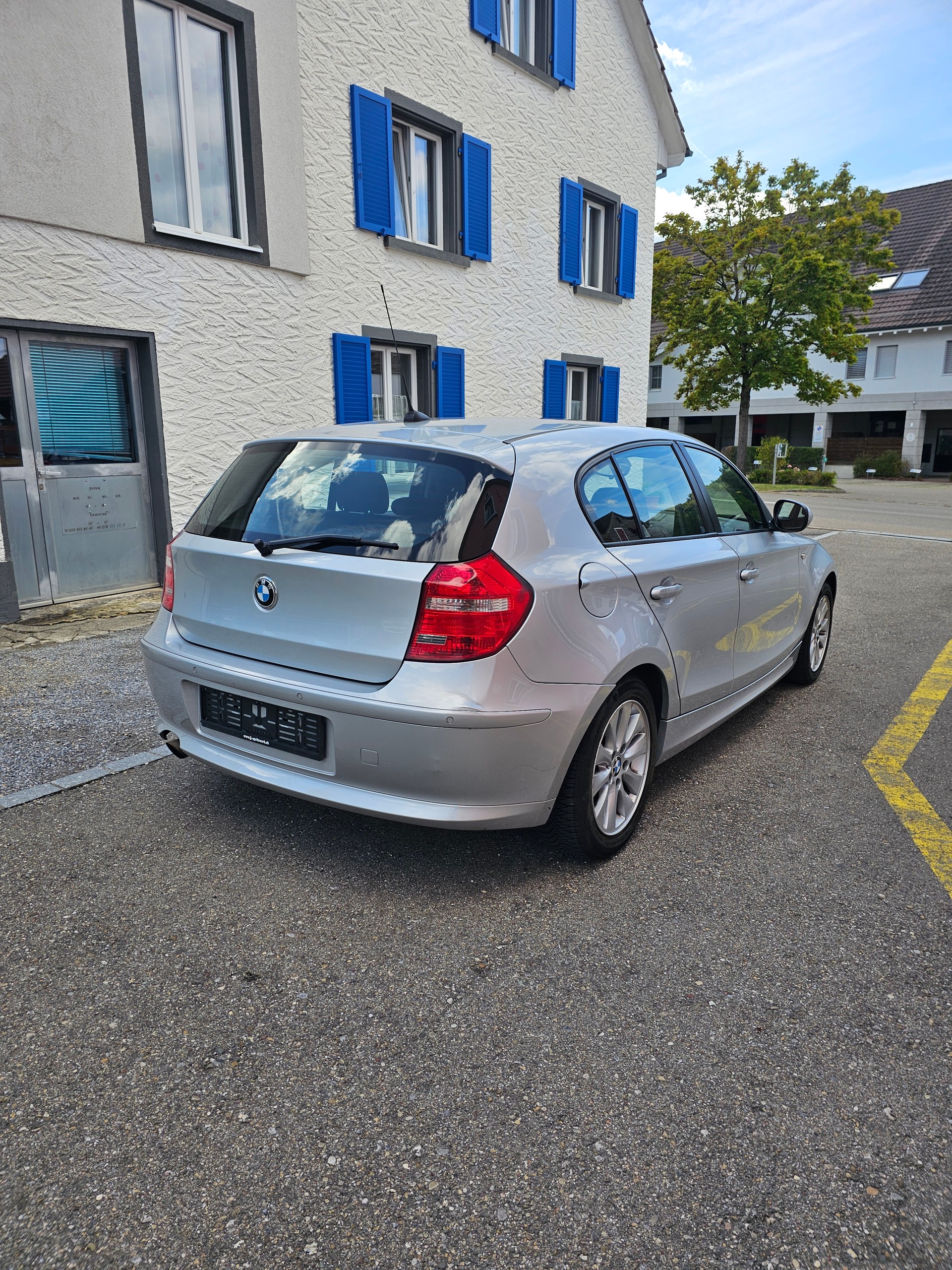 BMW 116i-image-2