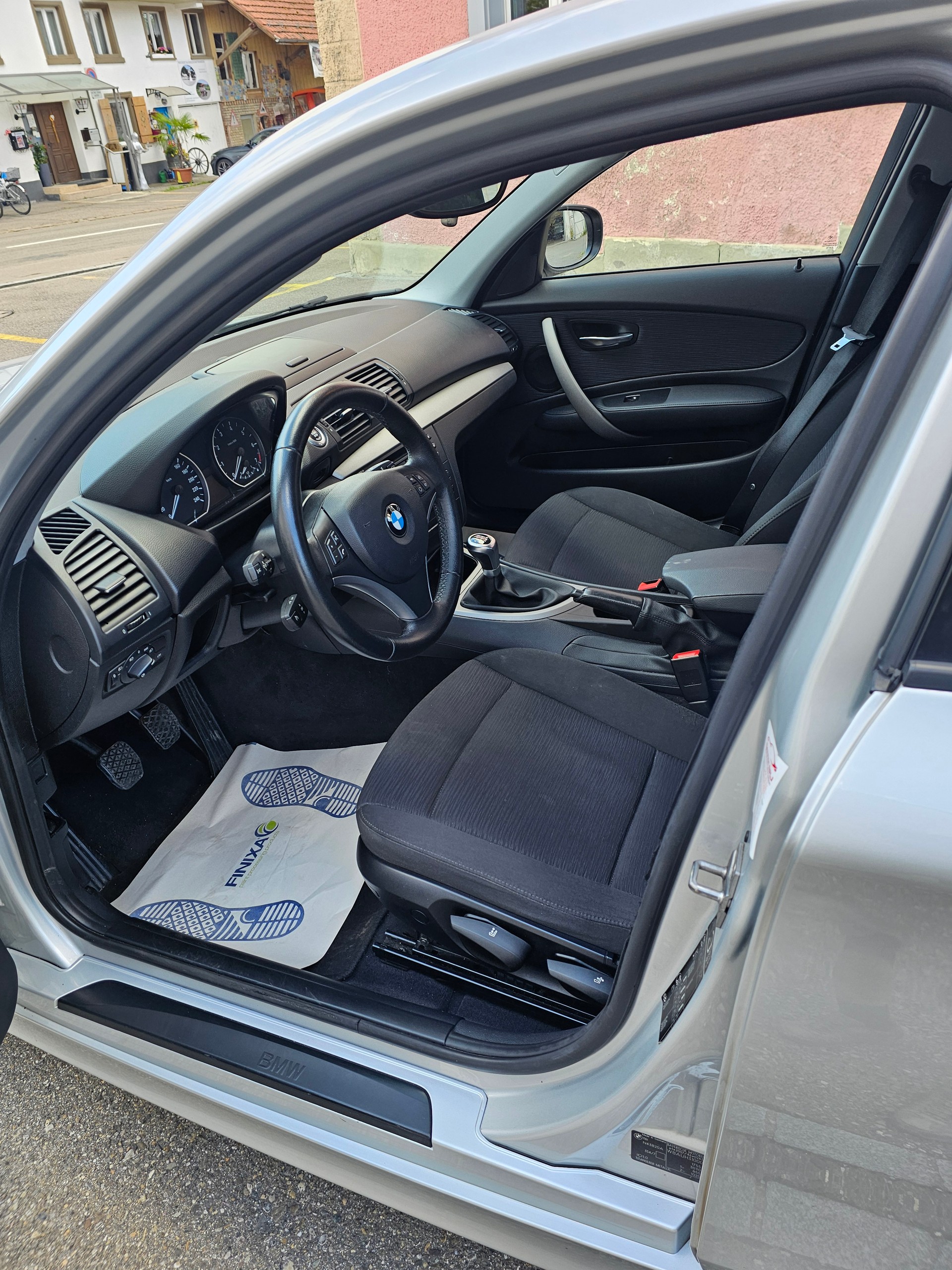 BMW 116i-image-4
