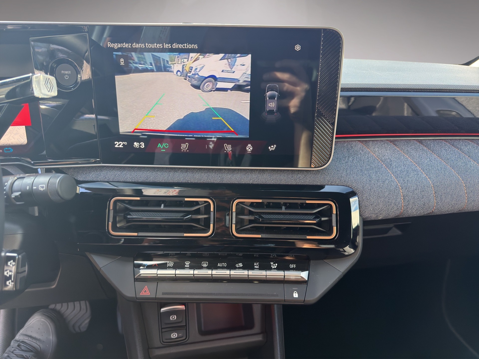 RENAULT R4 E-Tech Comfort Range 52 kWh Techno-image-9