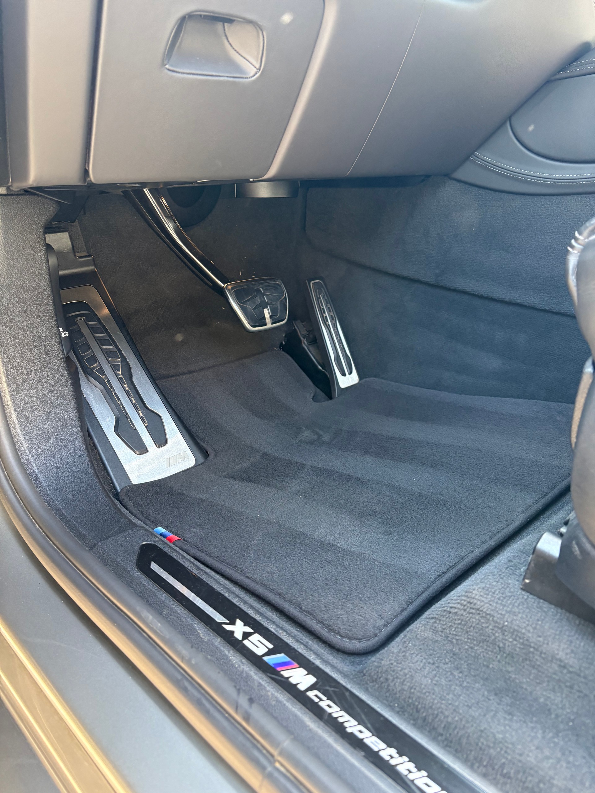 BMW M Competition-image-9