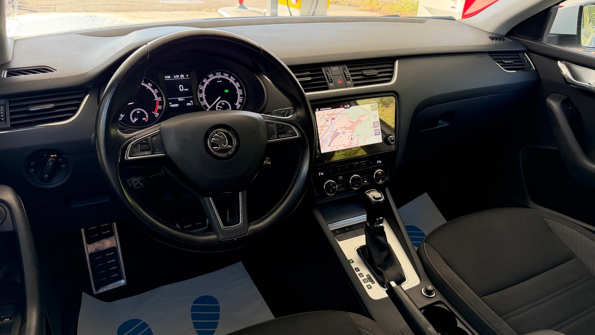 SKODA Octavia Combi 2.0 TDI Ambition 4x4 DSG-image-7