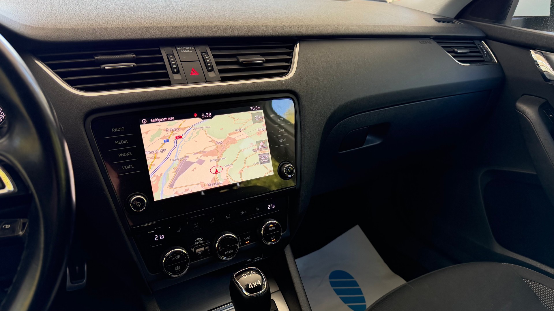 SKODA Octavia Combi 2.0 TDI Ambition 4x4 DSG-image-9