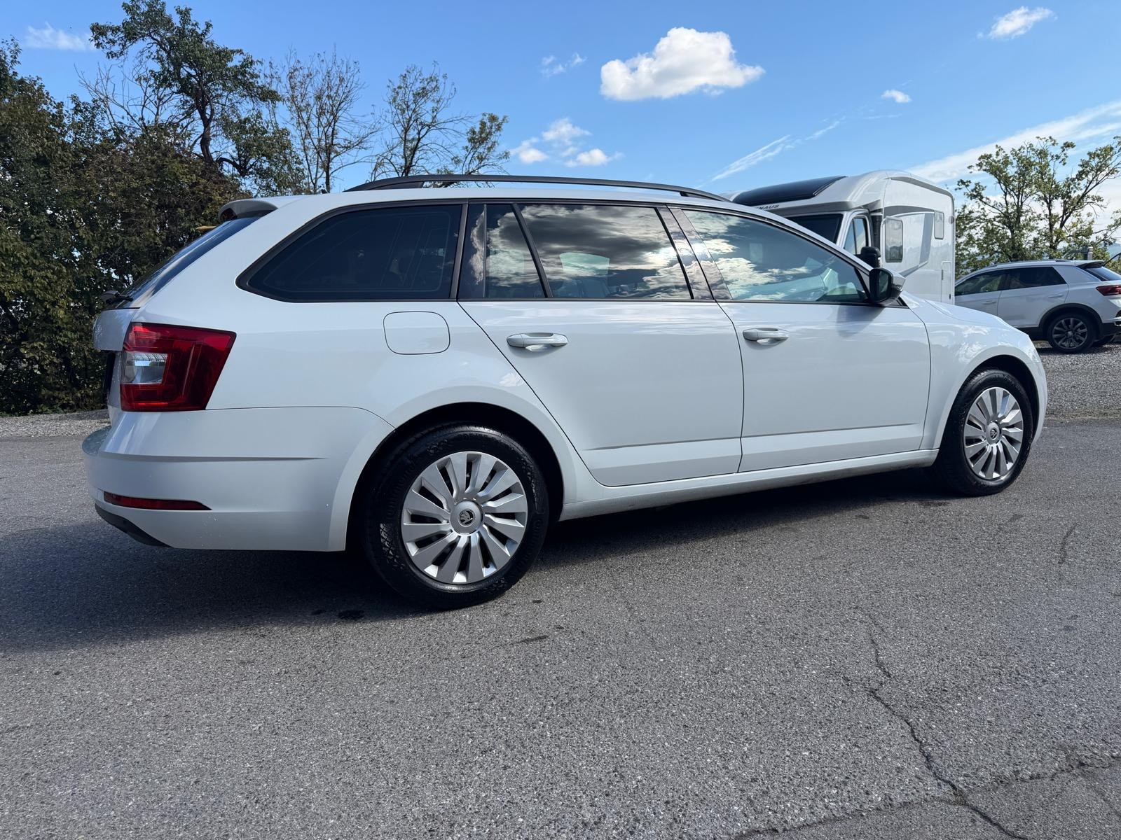SKODA Octavia Combi 2.0 TDI Ambition 4x4 DSG-image-4