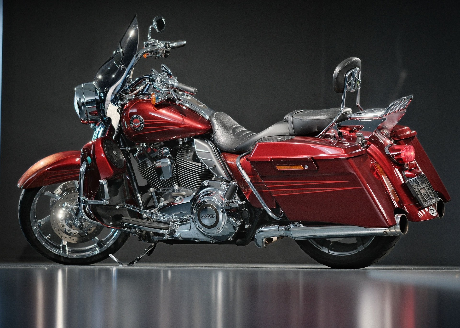 HARLEY-DAVIDSON FLHRSE5 Road King ABS CVO Screamin Eagle Anniv.-showroom-element-3