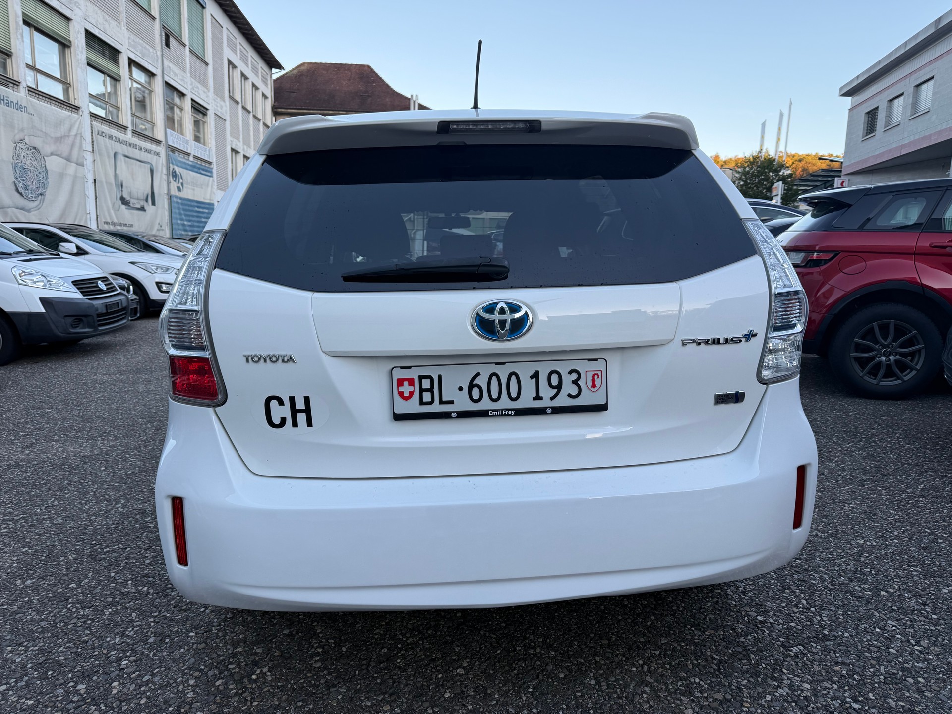 TOYOTA Prius+ 1.8 VVT-i HSD Sol-image-3