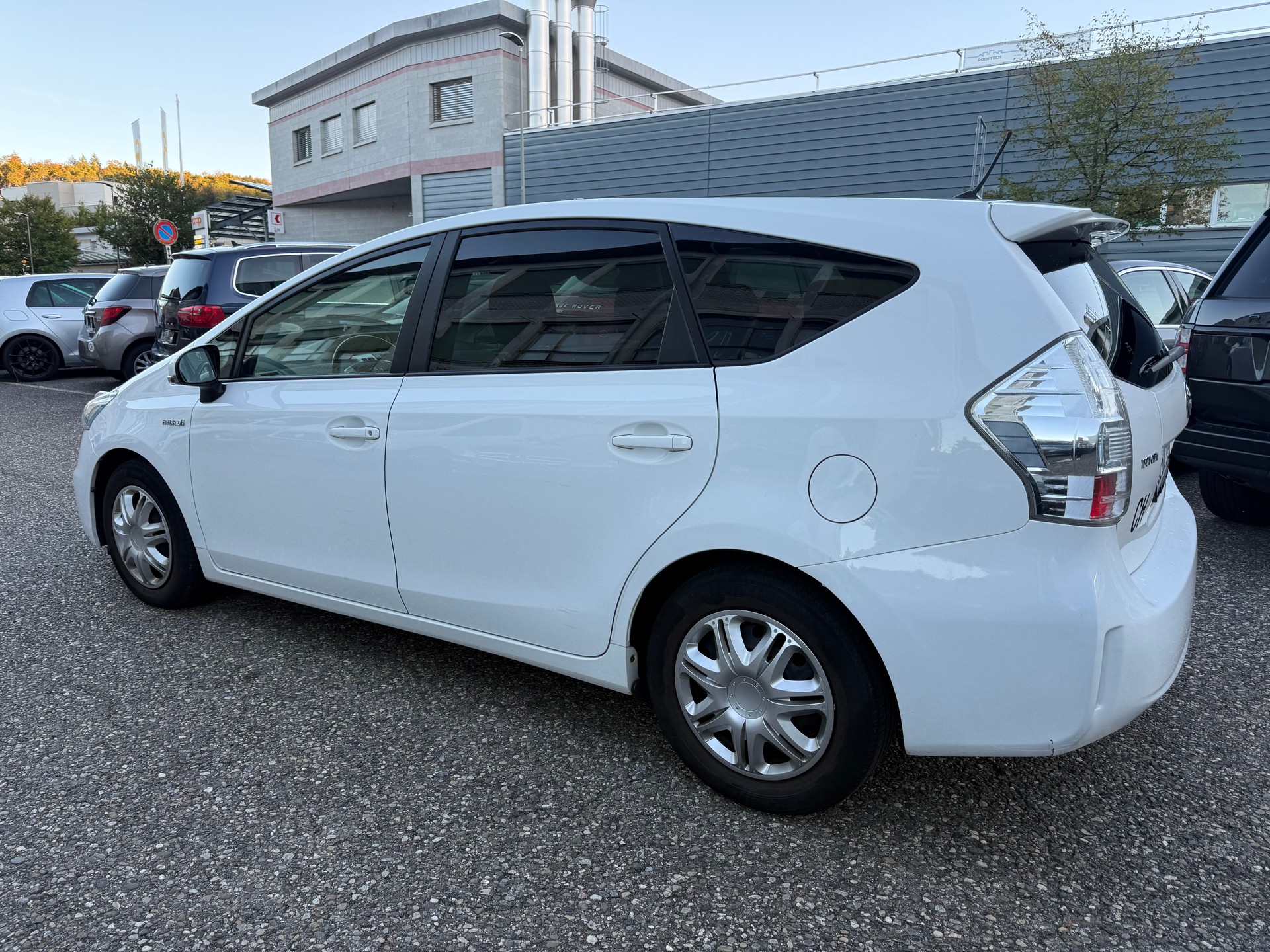 TOYOTA Prius+ 1.8 VVT-i HSD Sol-image-2