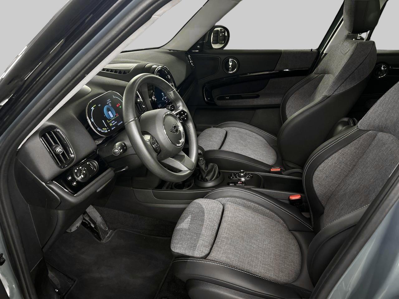 MINI Countryman Cooper SE ALL4-image-16