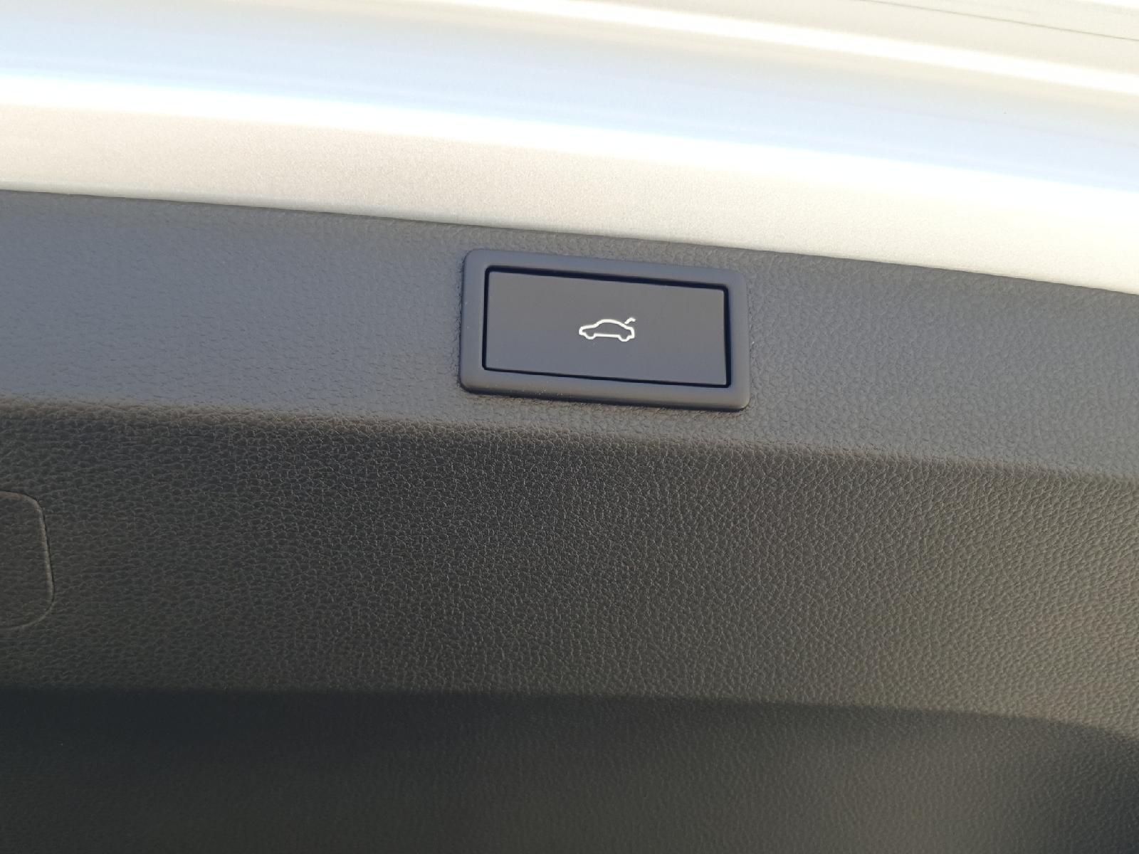 SKODA Karoq 1.5 TSI SportLine DSG *Abstandstempomat*Spurhalte*Totwinkel* 2025-image-8