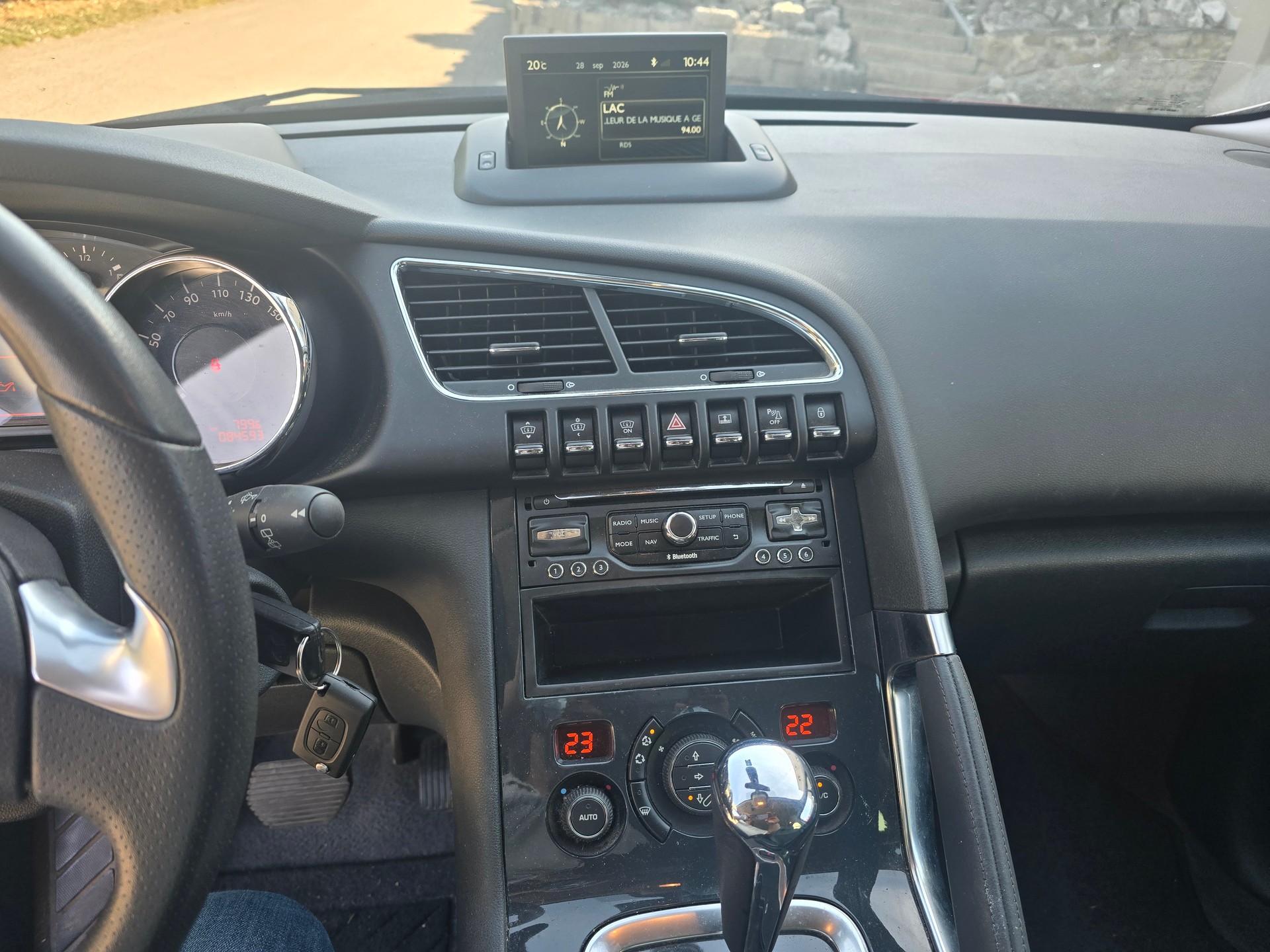 PEUGEOT 3008 1.6 16V T Allure Tiptronic-image-10