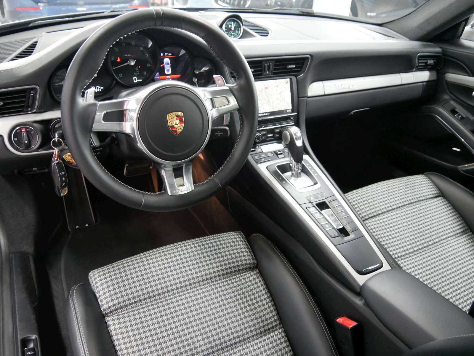 PORSCHE 911 Carrera S 50 Years PDK-image-10