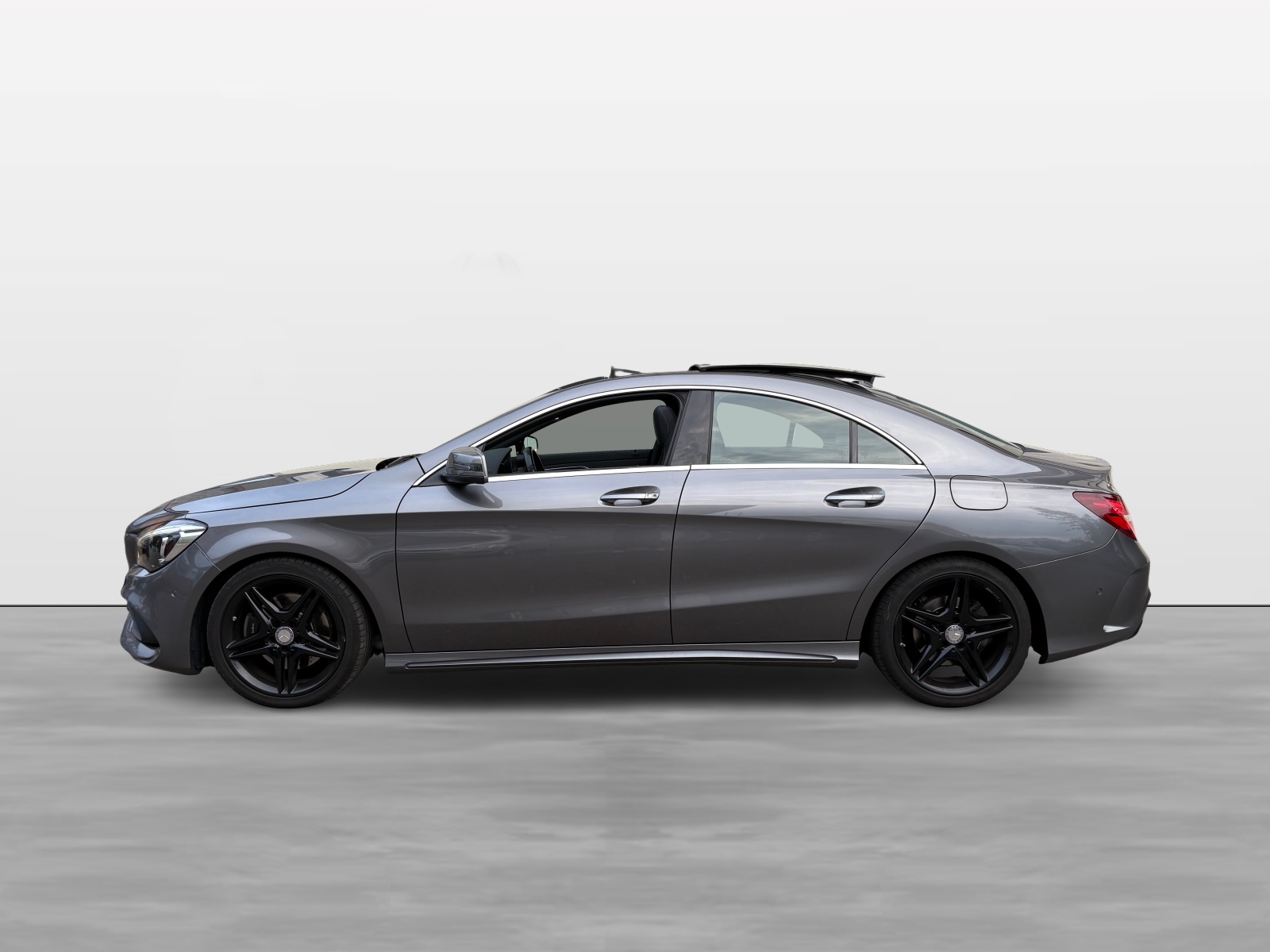 MERCEDES-BENZ CLA 250 AMG Line 7G-DCT 4Matic-image-2