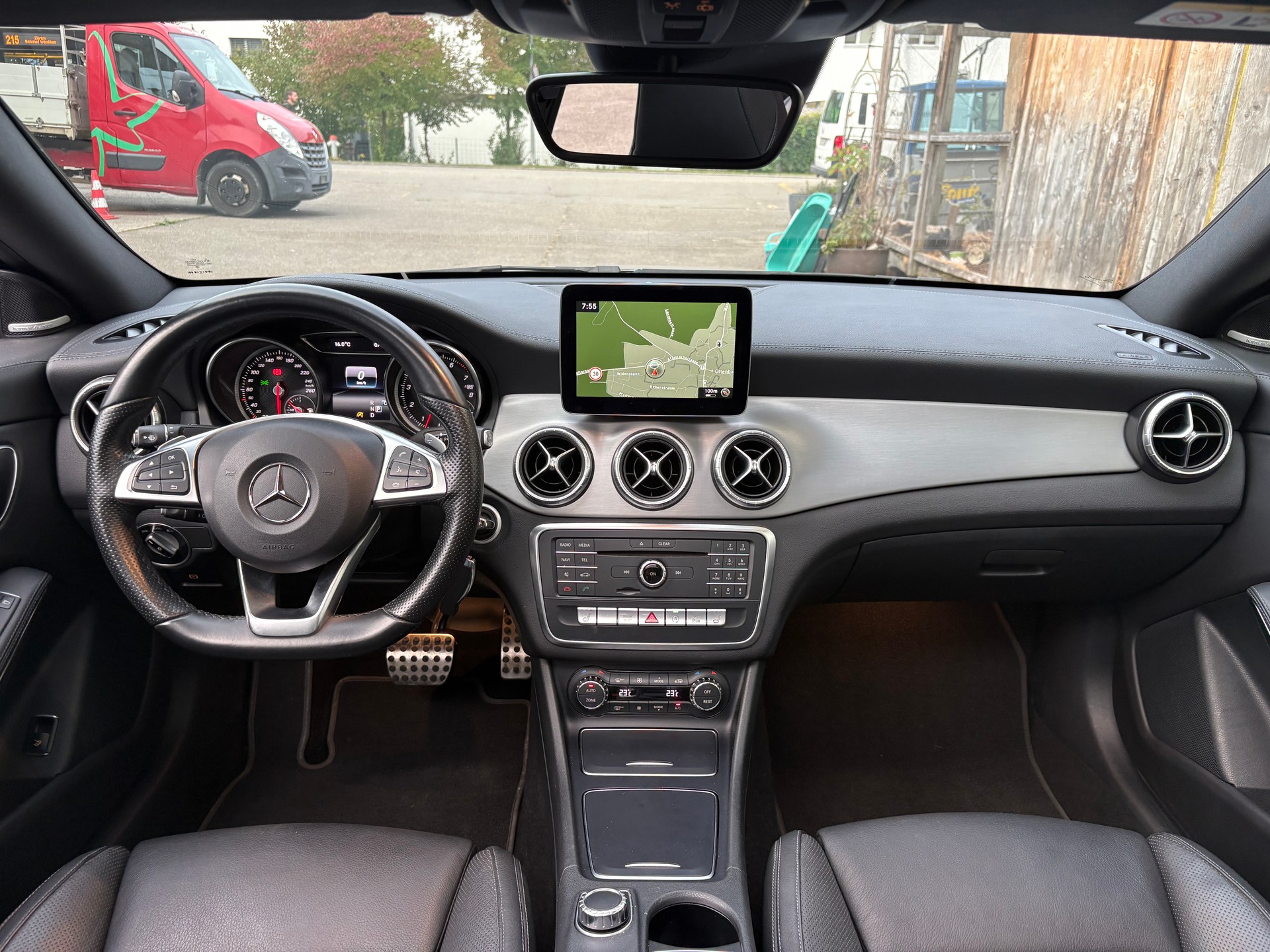 MERCEDES-BENZ CLA 250 AMG Line 7G-DCT 4Matic-image-7