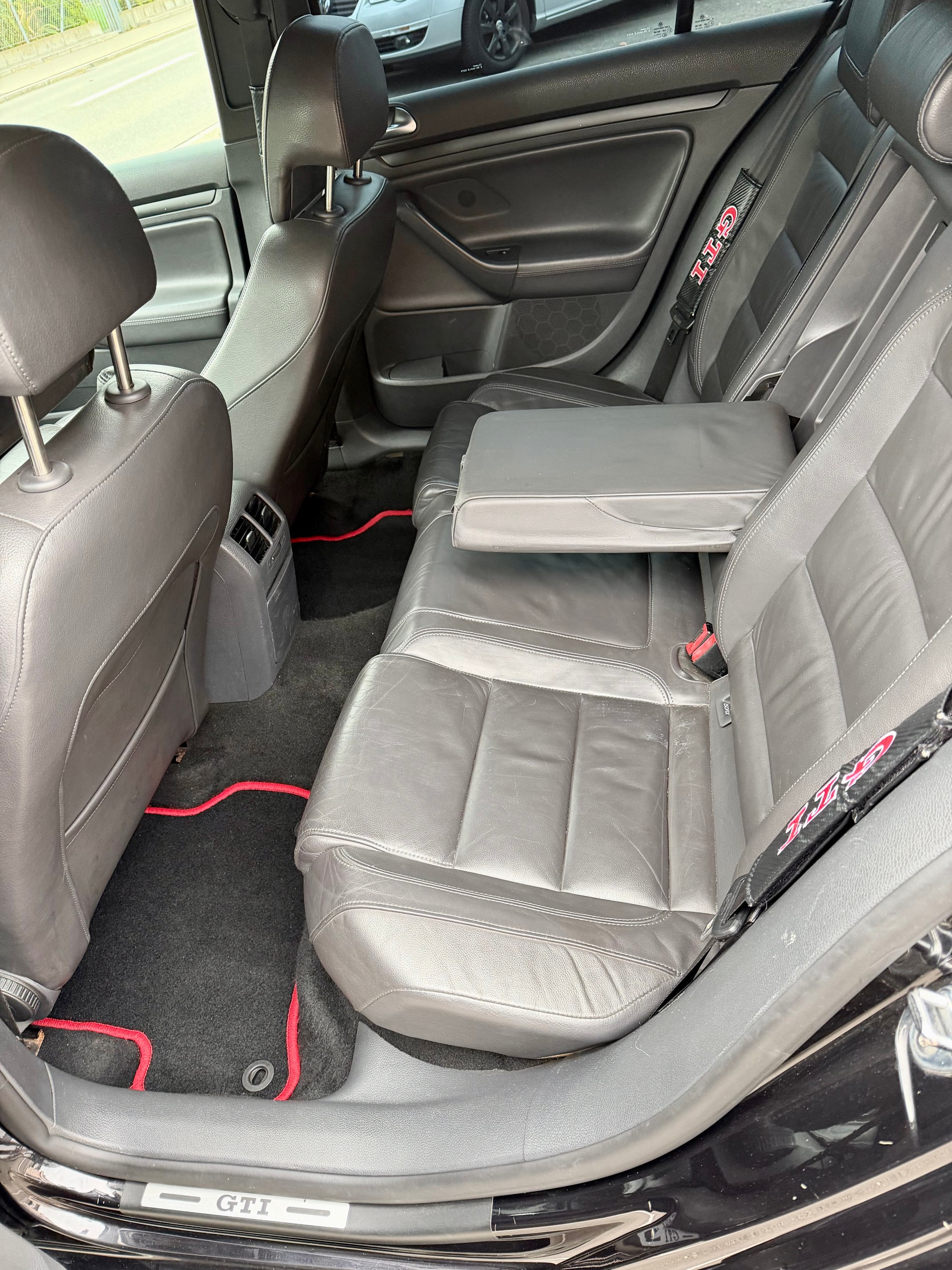 VW Golf 2.0 TFSI GTI-image-7